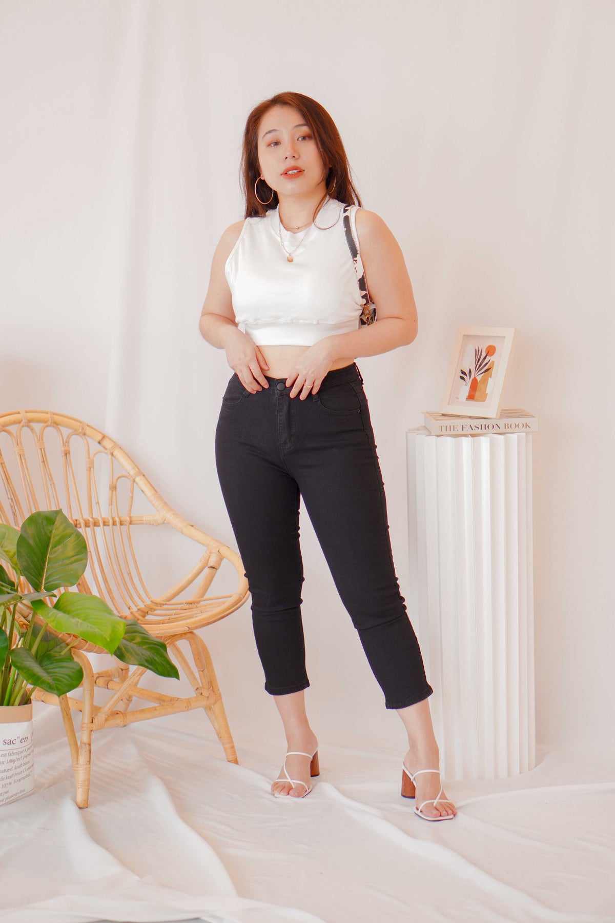 Dark Mind Cropped Jeggings in Black