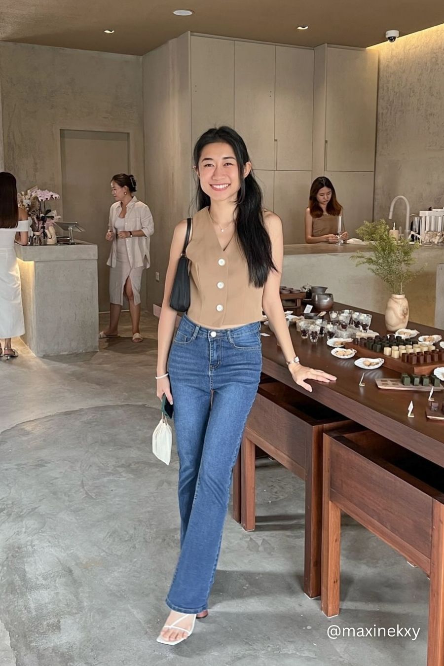Shay Bell Bottom Jeans in Blue