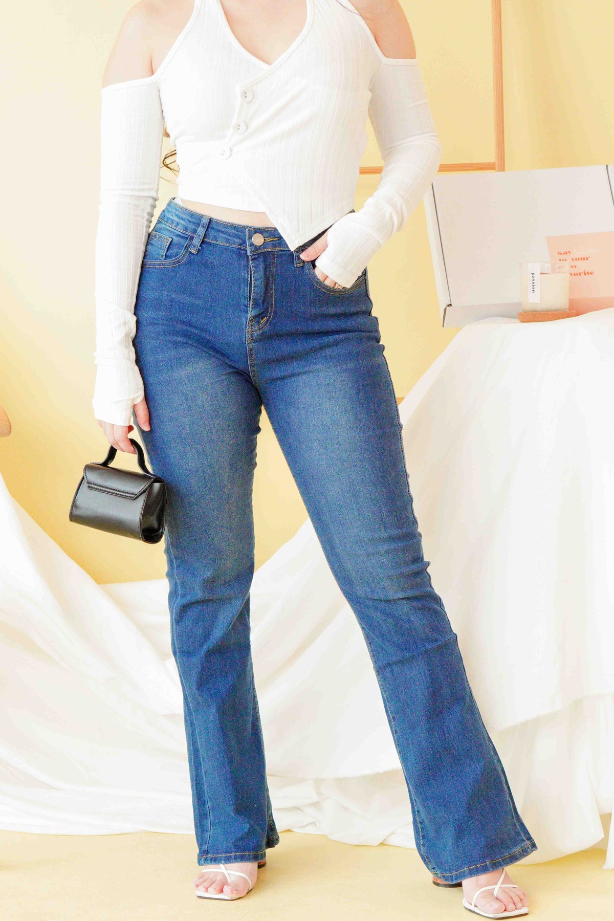 Shay Bell Bottom Jeans in Blue