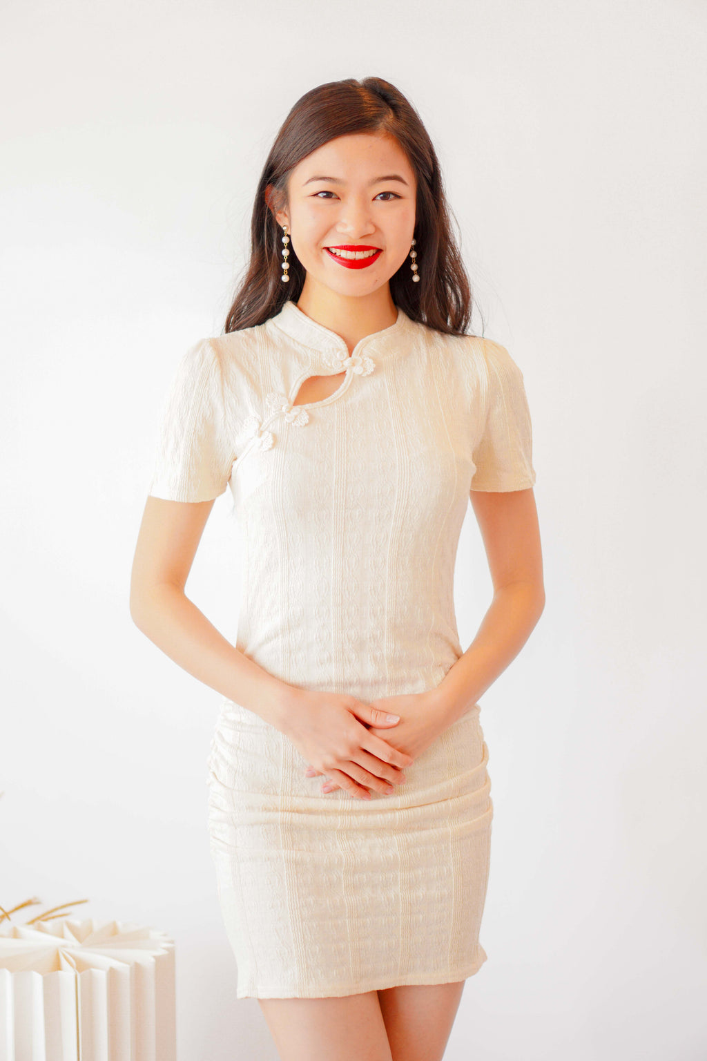 Mi Short Ruched Bodycon Cheongsam in Cream