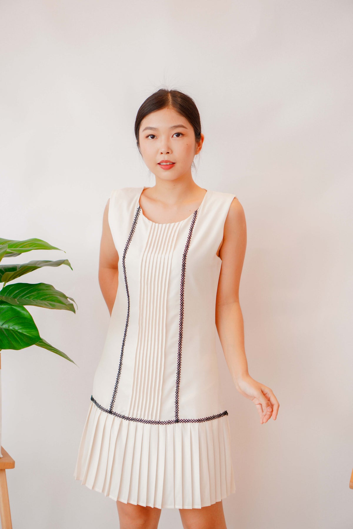 Simple Way Pleated Hem Dress in Beige