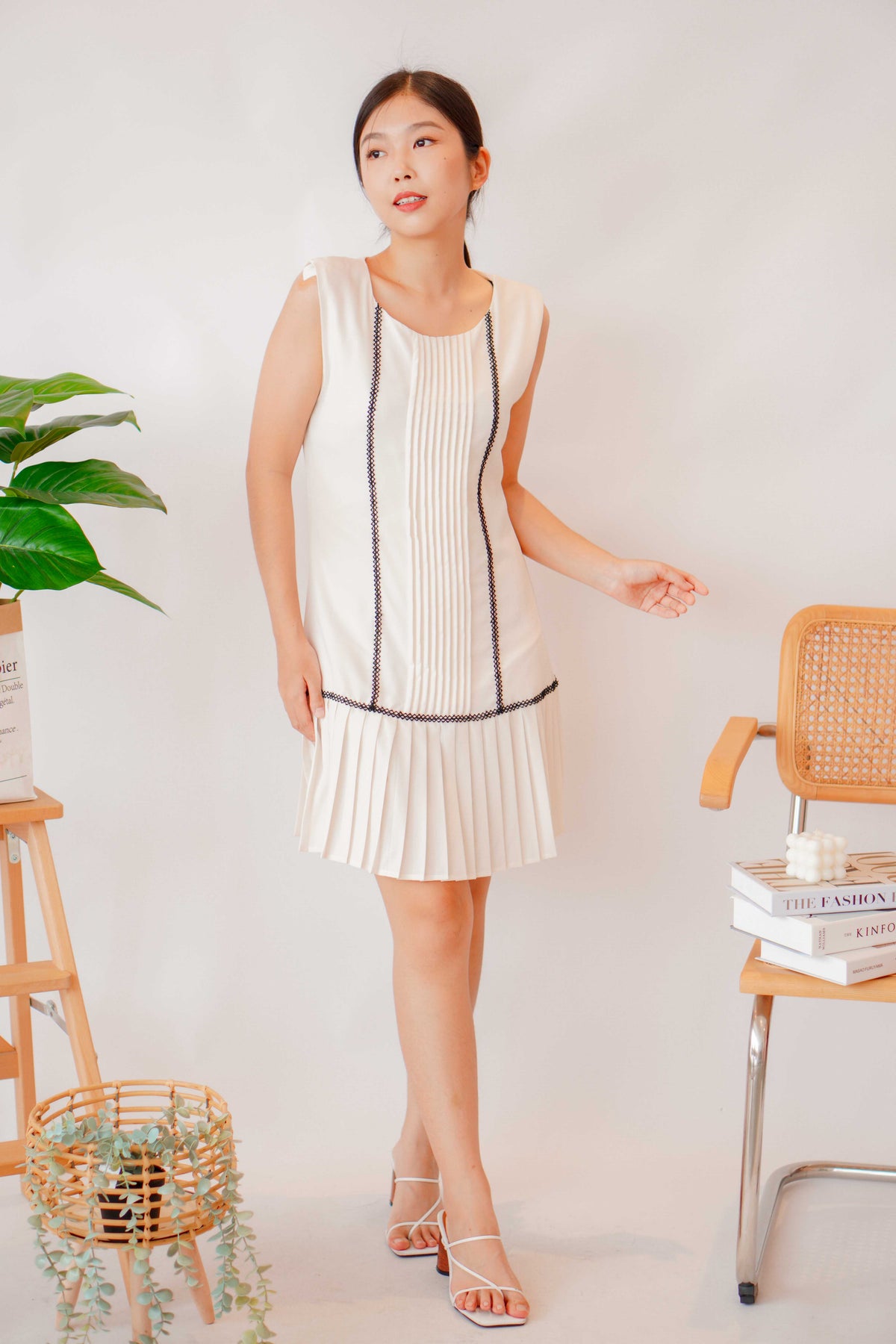 Simple Way Pleated Hem Dress in Beige