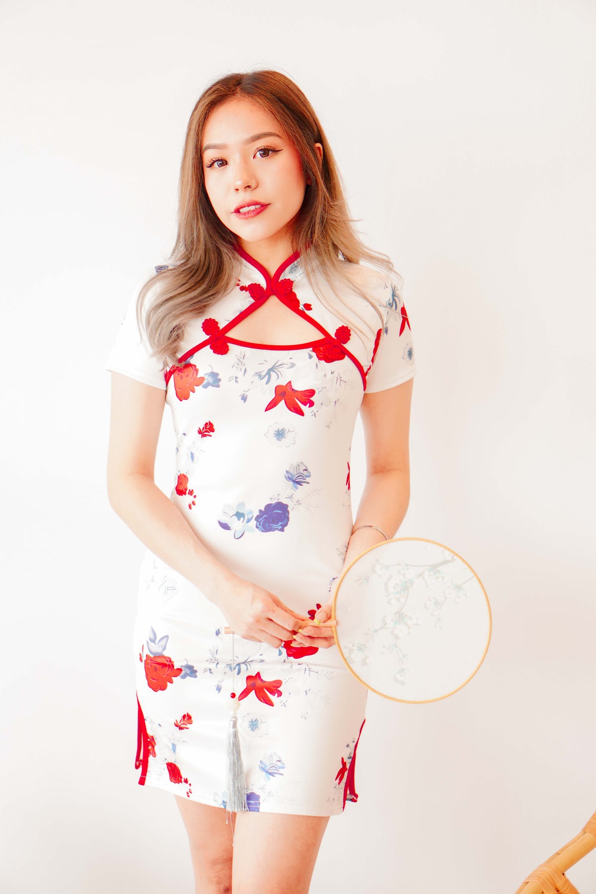 Li Short Floral Cheongsam in White with Red Lining
