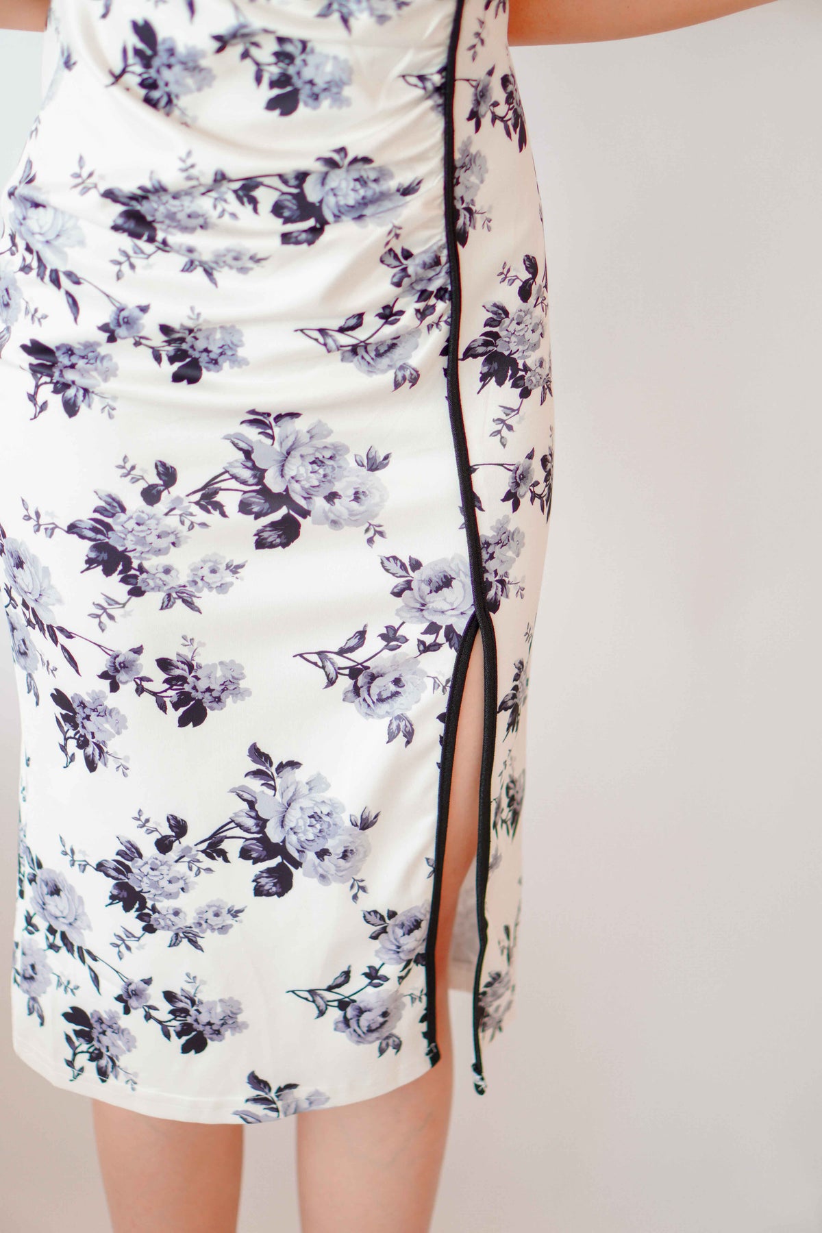 Ning Midi Floral Cheongsam in Black and White