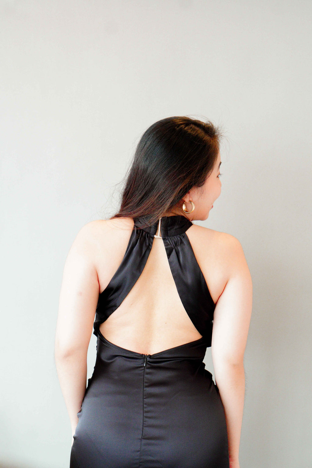 Tia Crossneck Satin Maxi Dress in Black