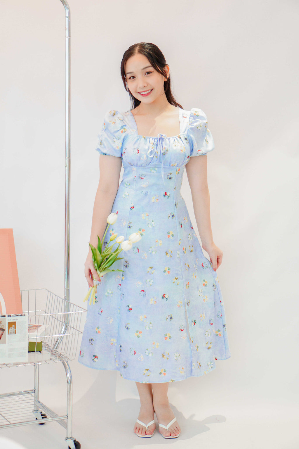 Mazarine Summer Floral Puffy Sleeves Maxi Dress in Blue
