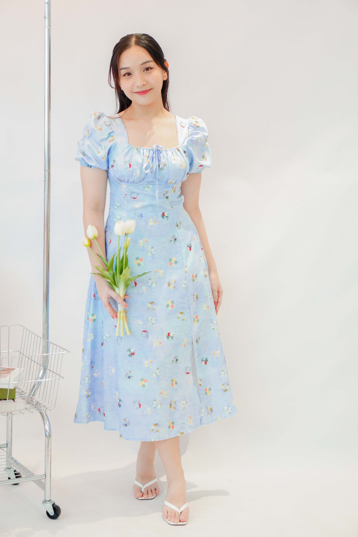 Mazarine Summer Floral Puffy Sleeves Maxi Dress in Blue