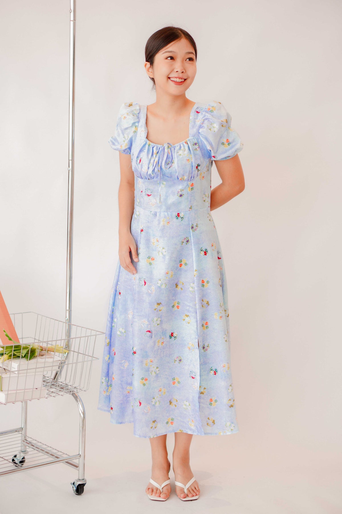 Mazarine Summer Floral Puffy Sleeves Maxi Dress in Blue