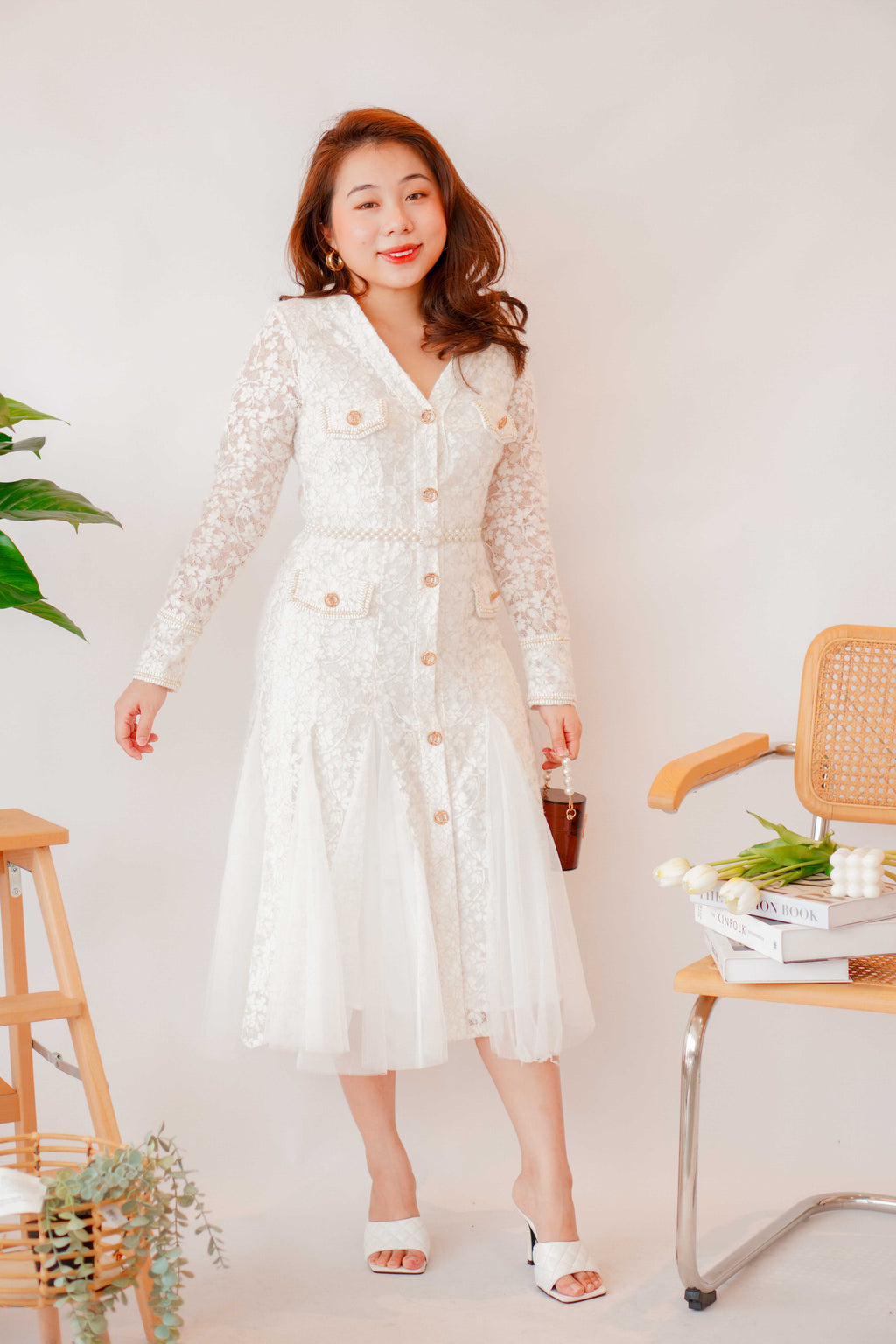 (Premium) Seora Long Sleeve Lace Dress in White