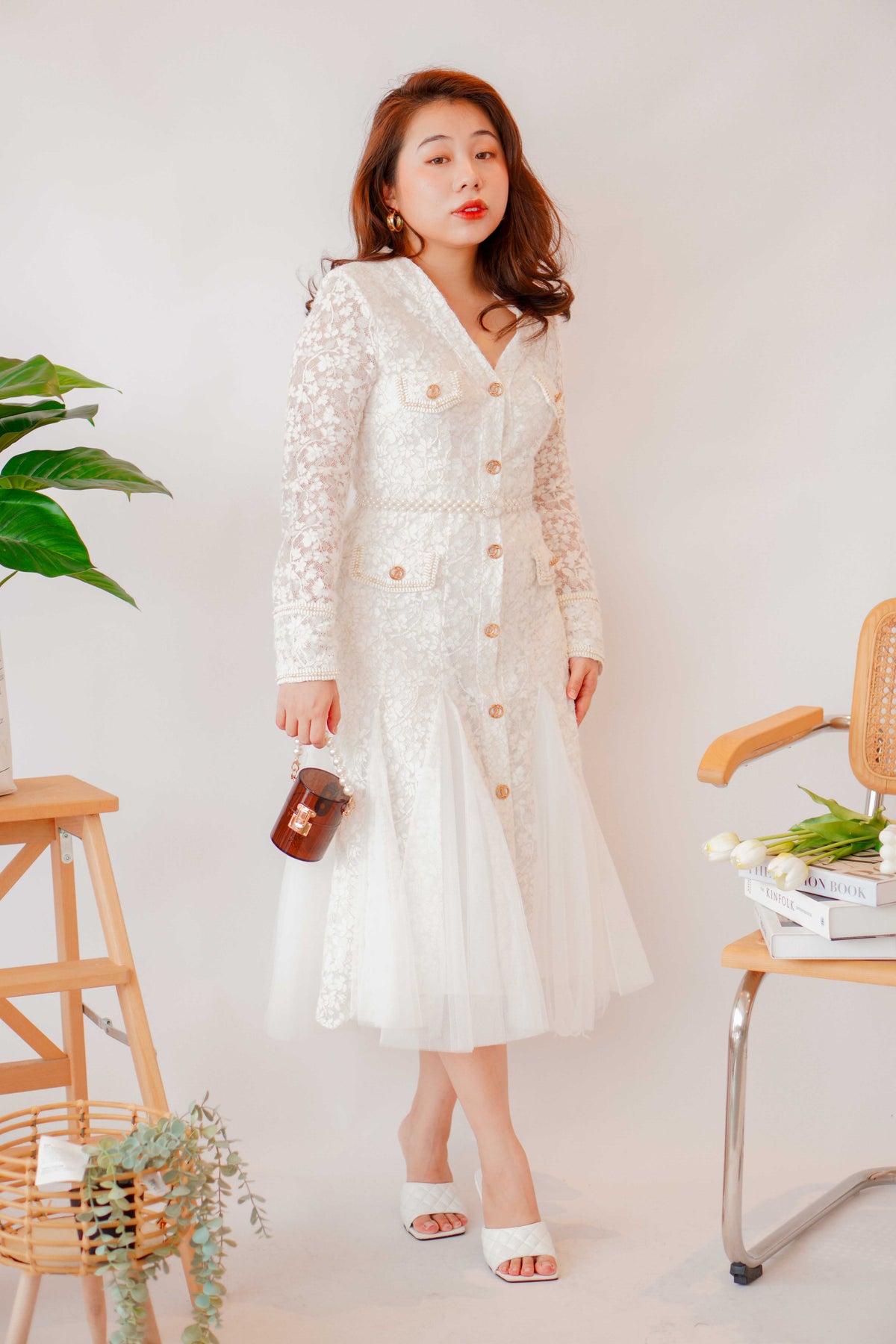 (Premium) Seora Long Sleeve Lace Dress in White