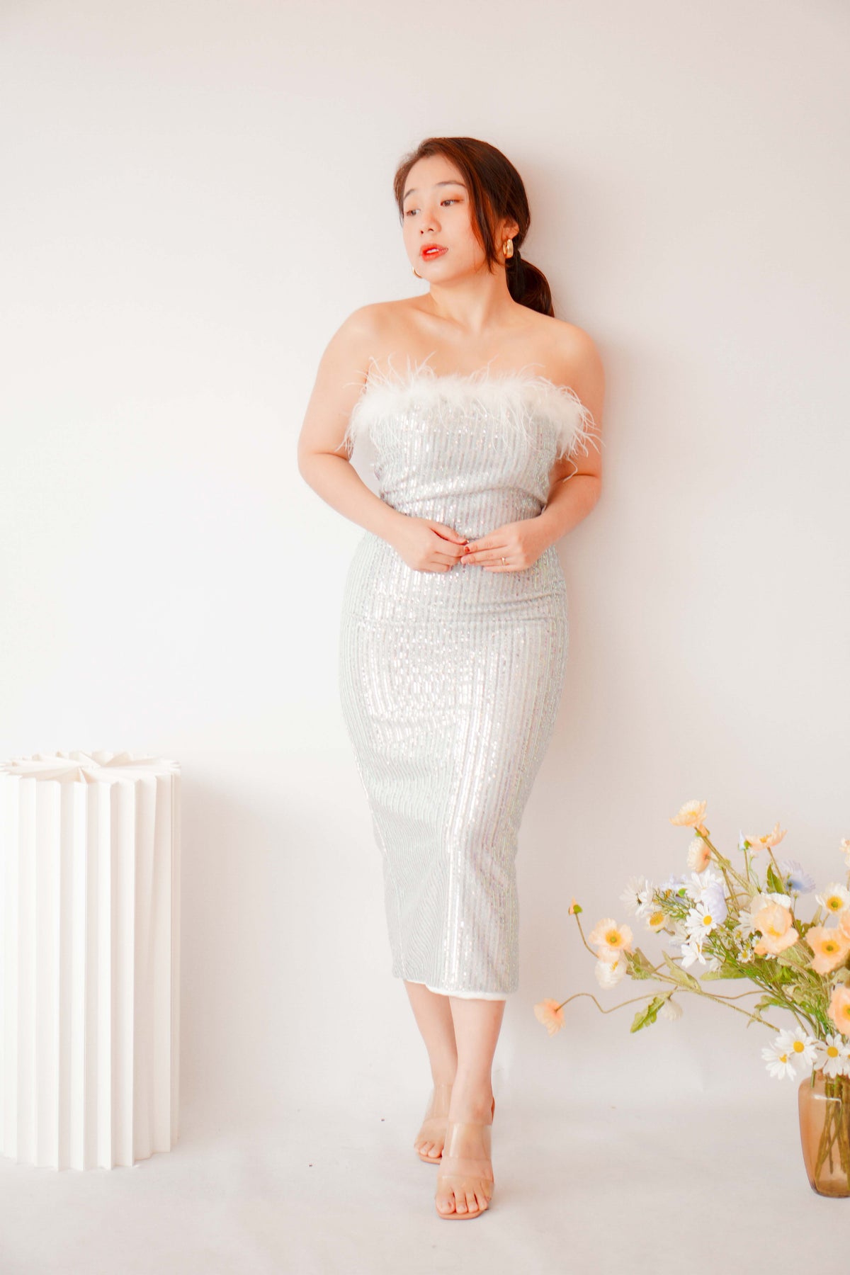 Elzy Sequin Feather Dress in Silver