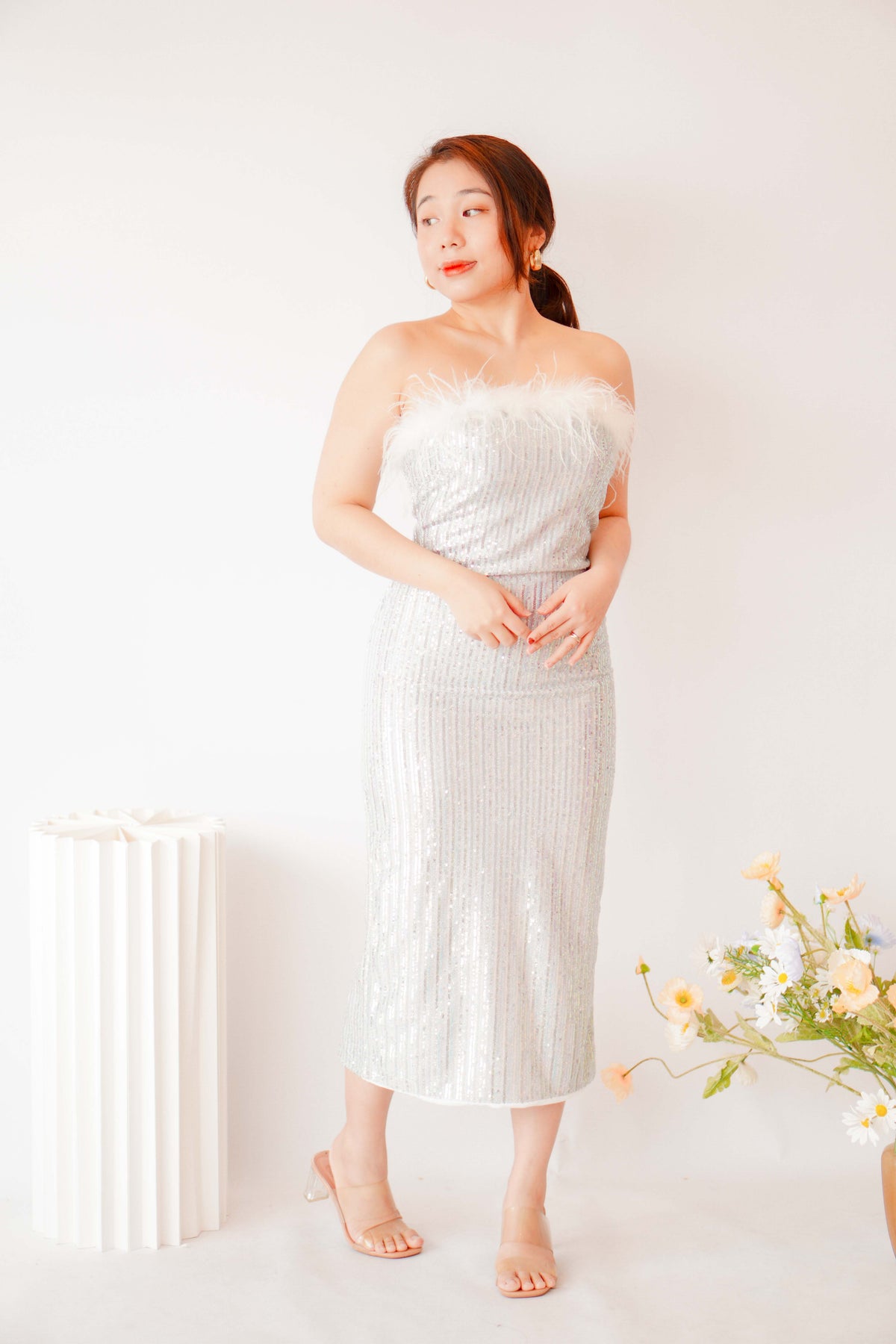 Elzy Sequin Feather Dress in Silver