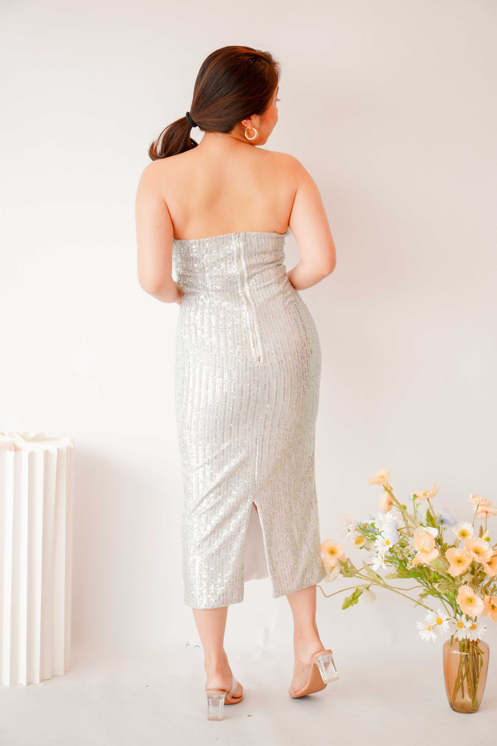 Elzy Sequin Feather Dress in Silver