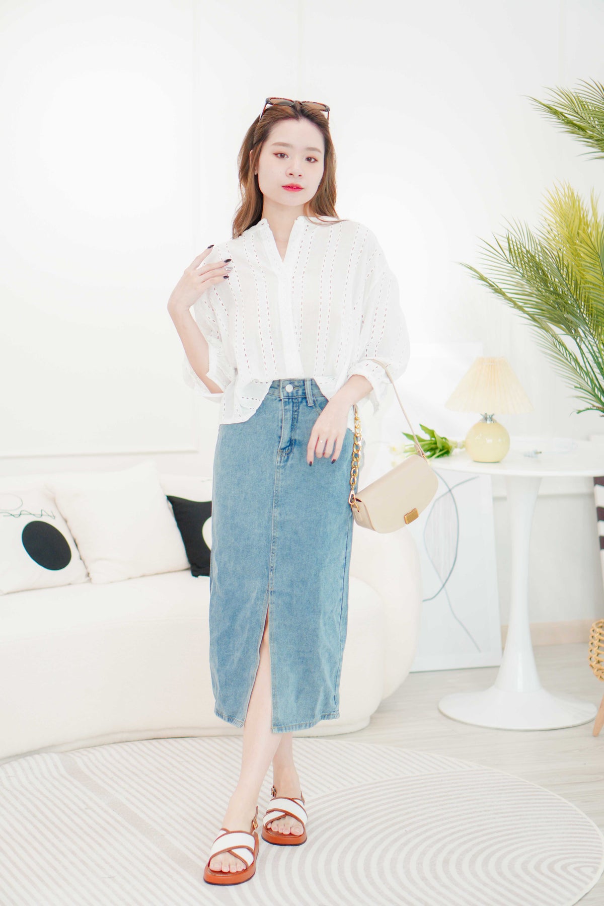 Minji Puffy Button Eyelet Lace Top in White