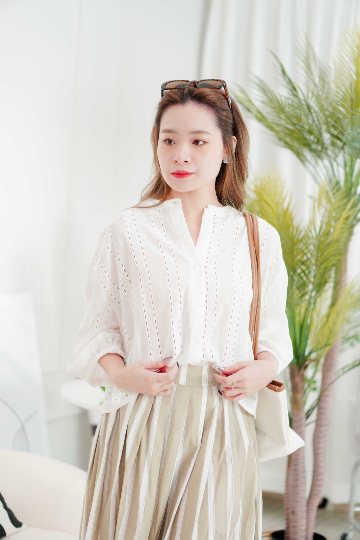 Minji Puffy Button Eyelet Lace Top in White