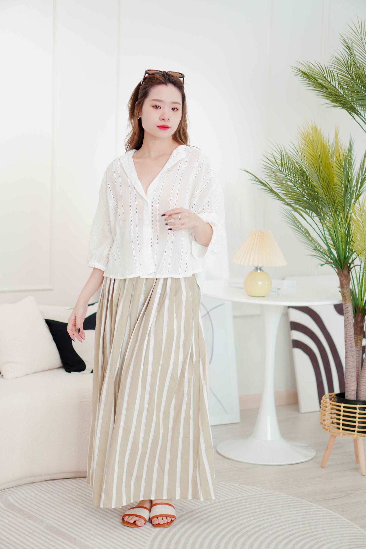 Minji Puffy Button Eyelet Lace Top in White
