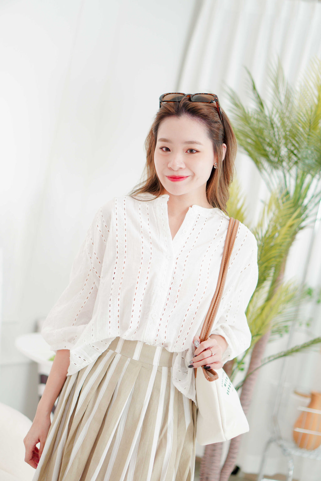 Minji Puffy Button Eyelet Lace Top in White