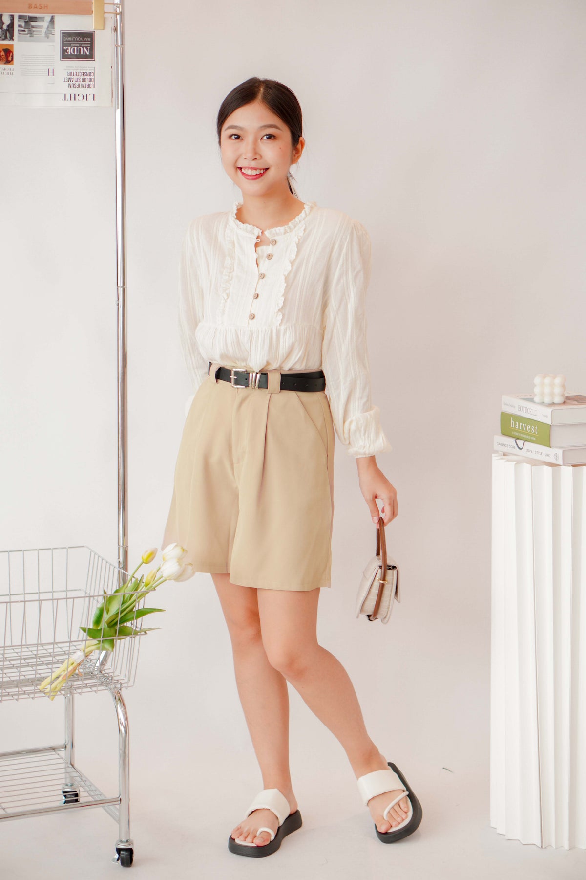 Jin Midi Shorts in Yellow Khaki