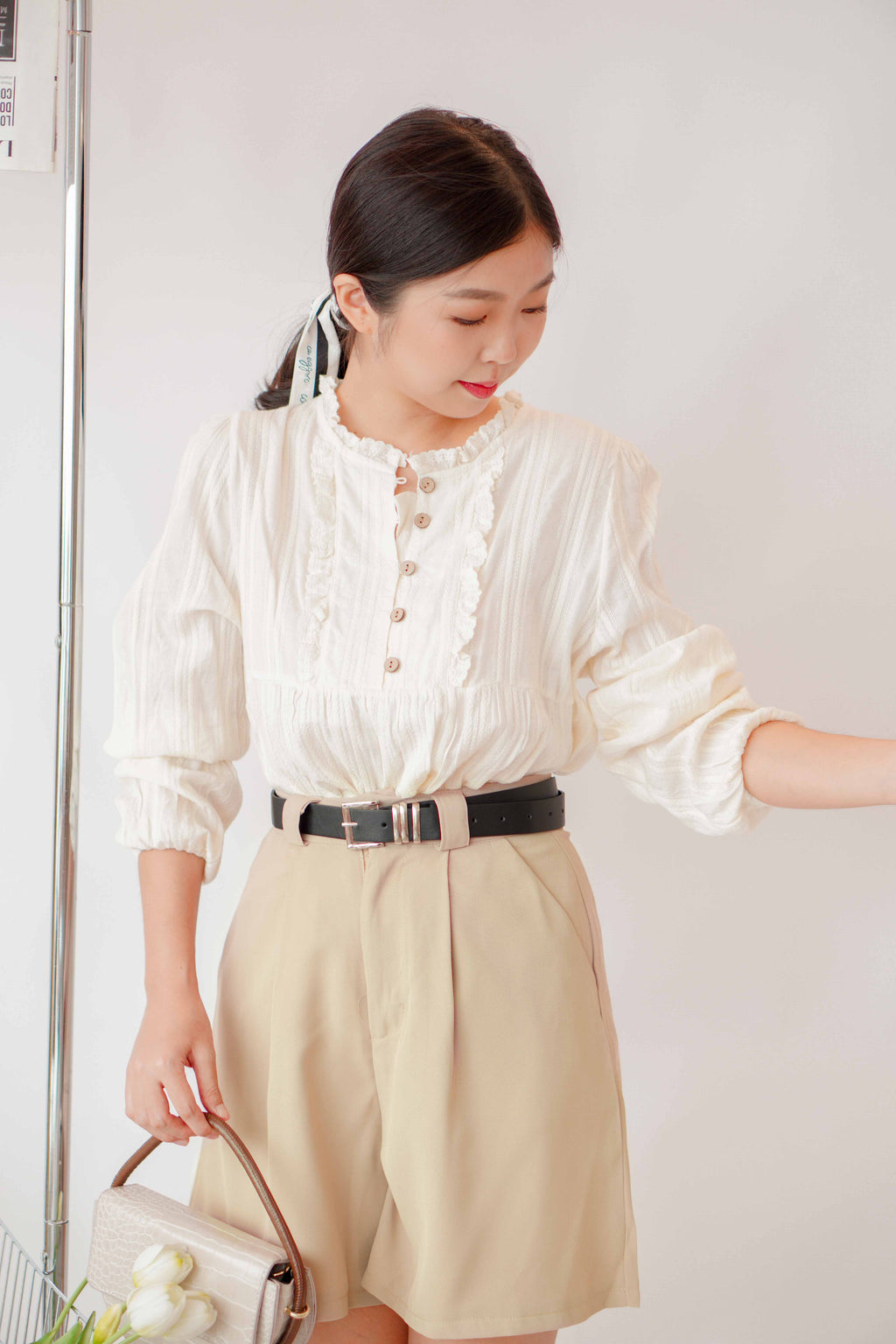 Jin Midi Shorts in Yellow Khaki
