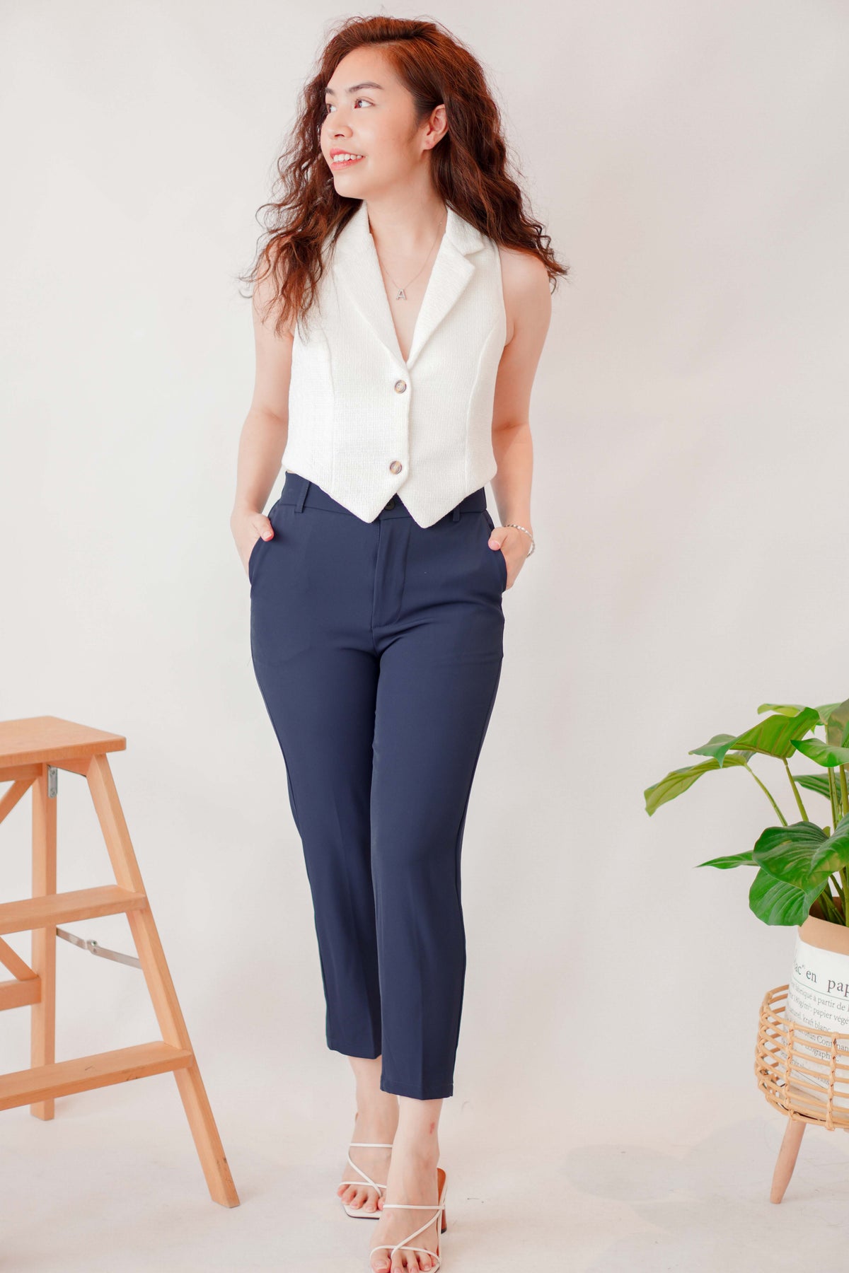 Houston Cropped Pants in Dark Blue