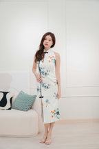 Xue Long Sleeveless Floral Cheongsam in White