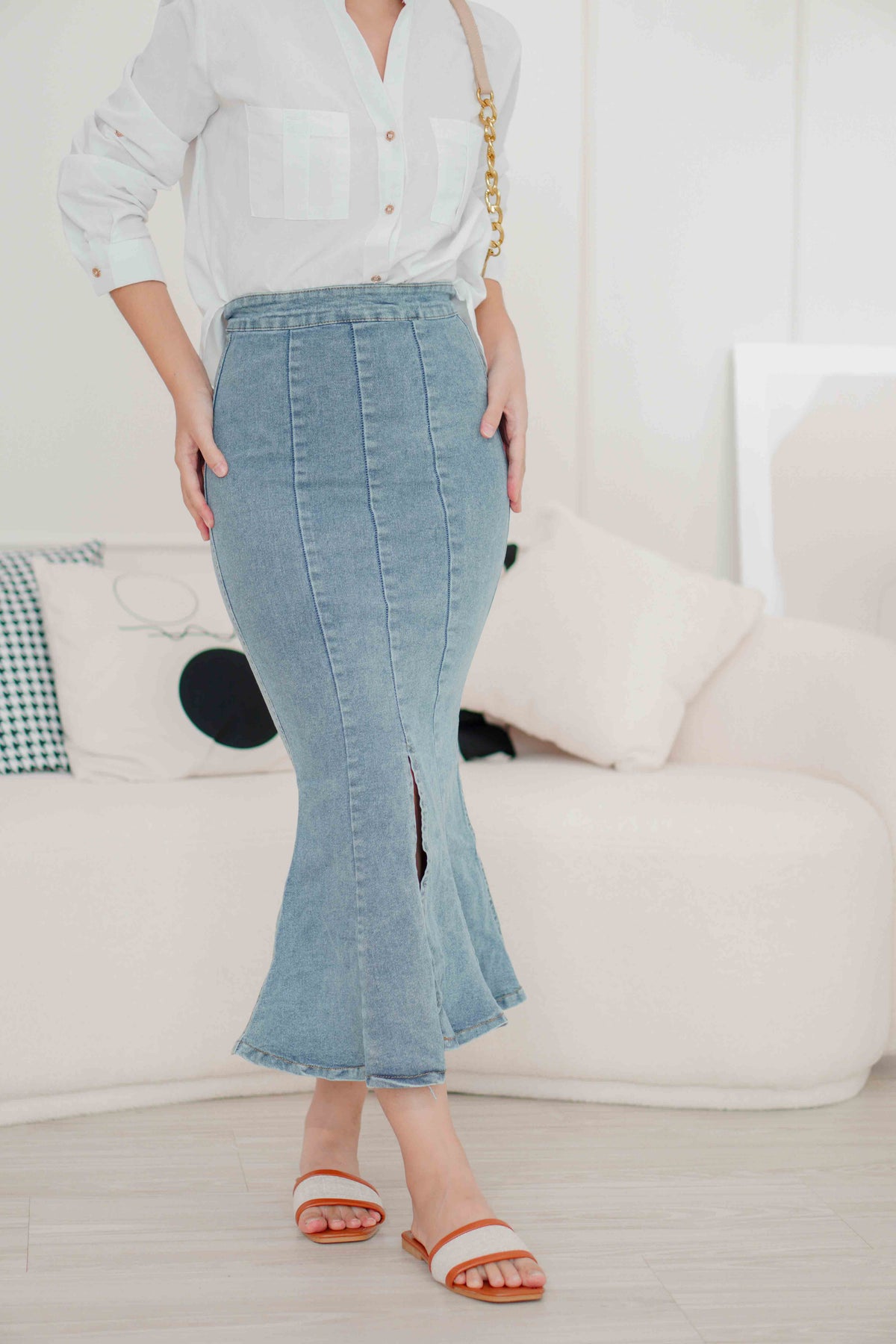 (BACKORDER) Janeve Denim Fishtail Skirt in Blue