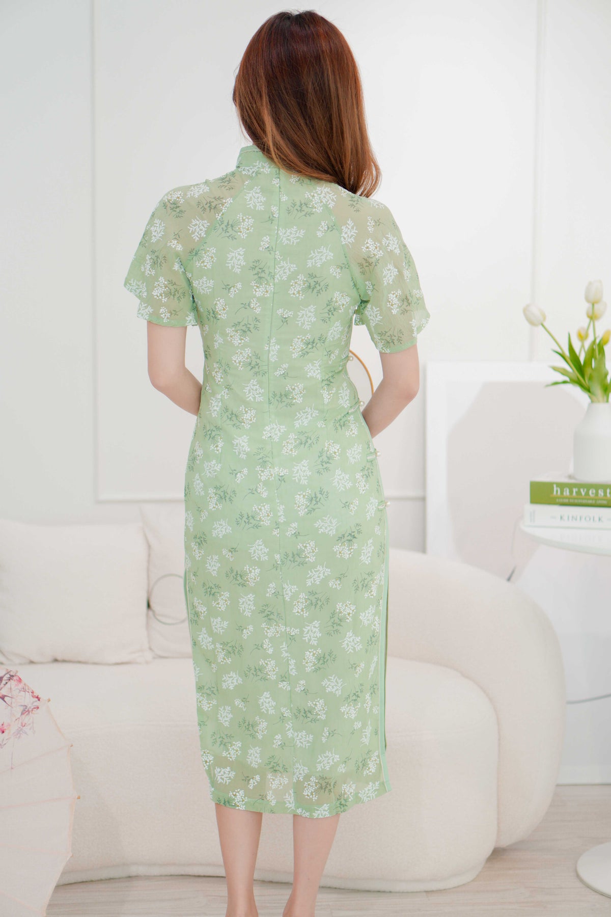 Shi Qing Dainty Floral Short Sleeve Cheongsam in Green