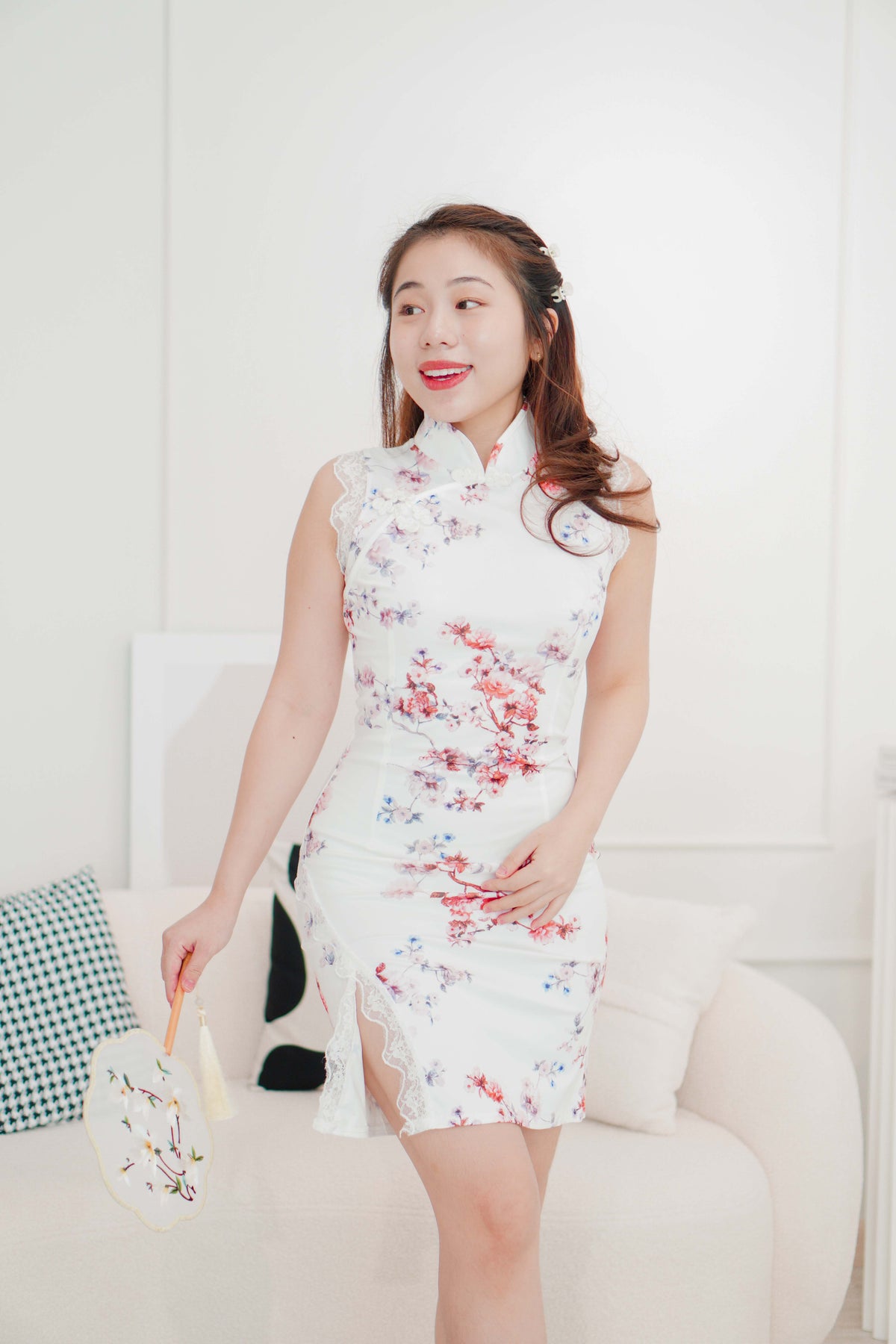 Ruan Short Sleeveless Pink Floral Cheongsam in White