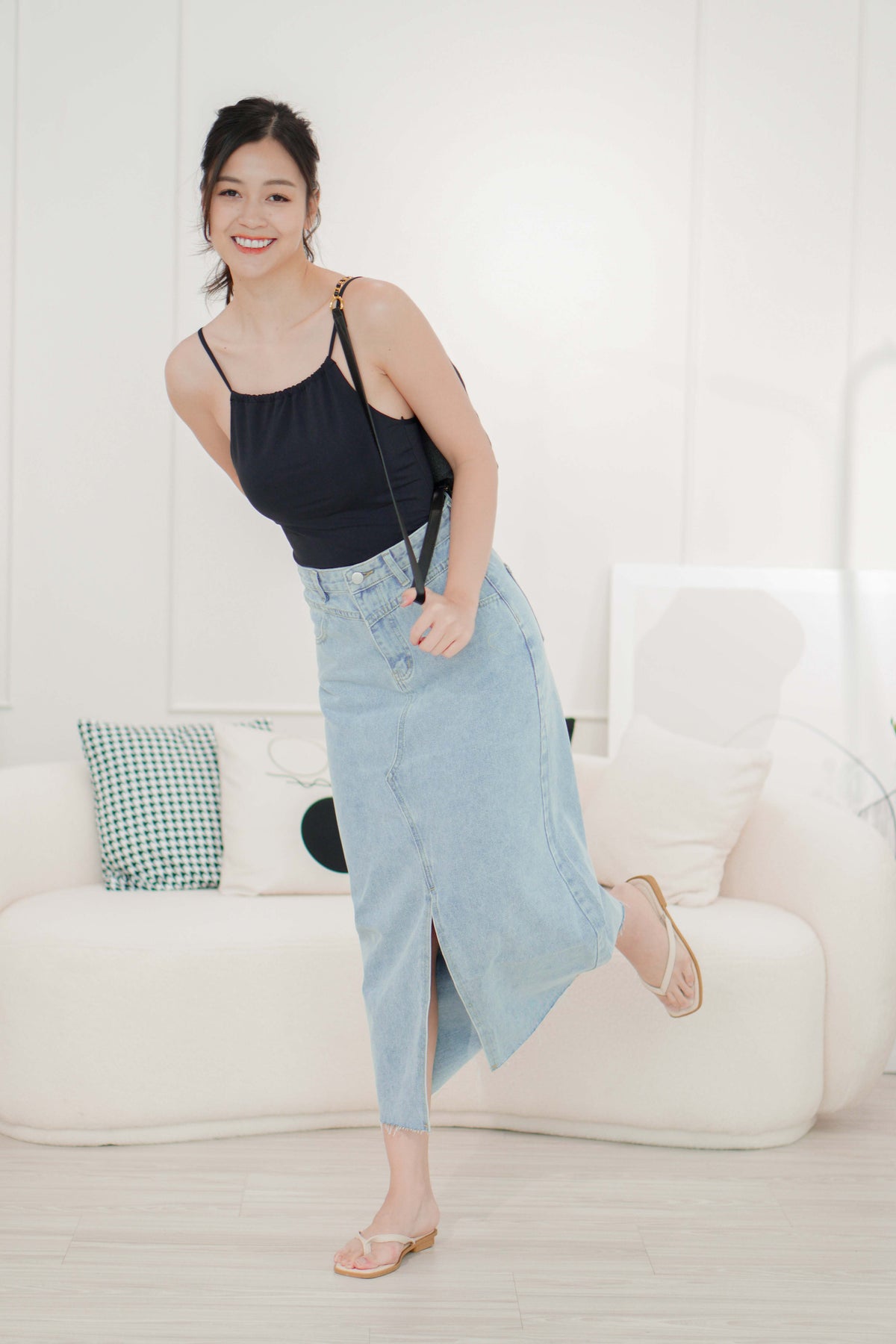 Taylor Front Slit Denim Skirt in Blue