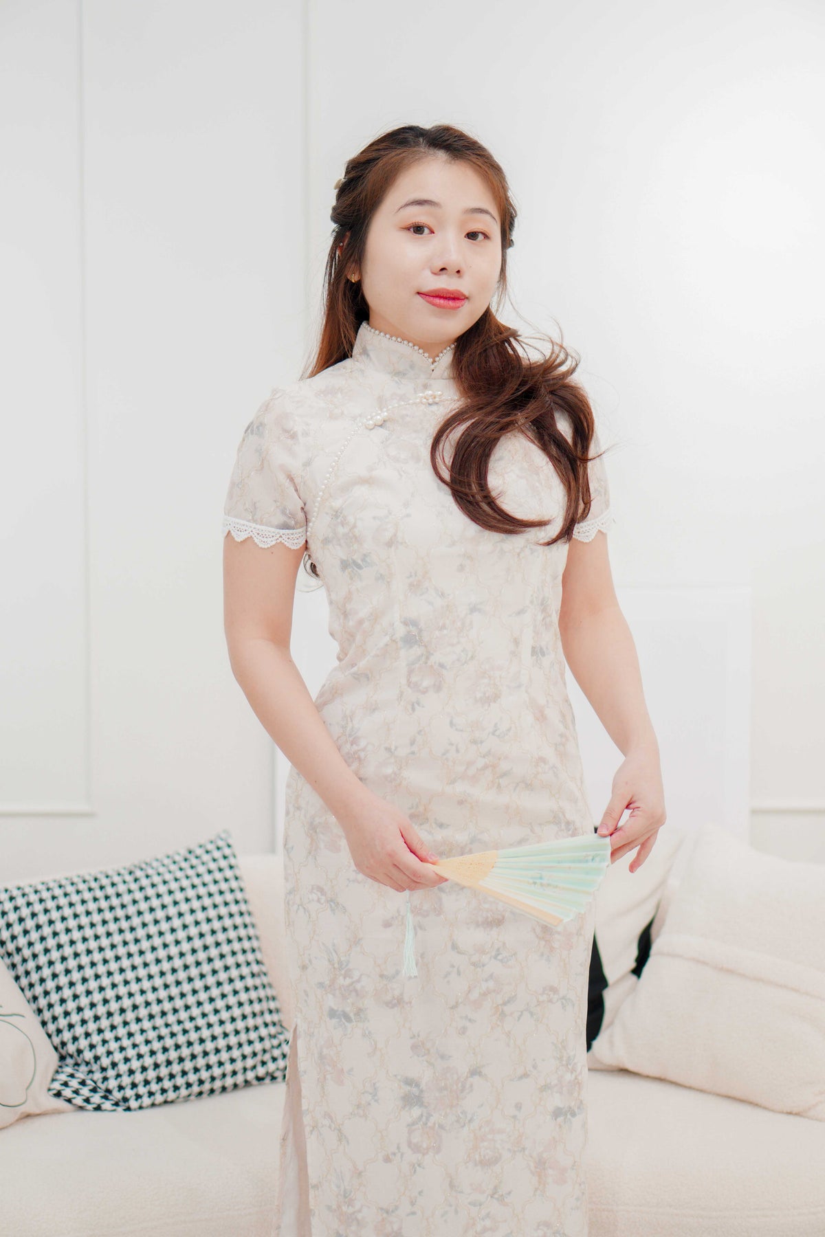 Rui Mini Pearl Long Floral Lace Cheongsam in Cream