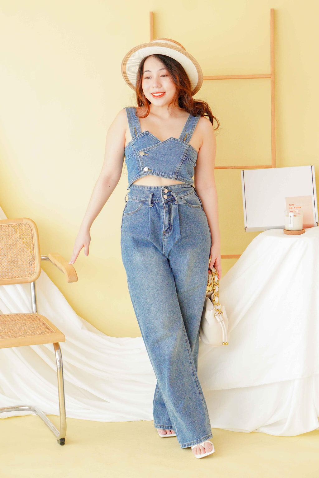 Tobi Straight Cut Jeans in Blue