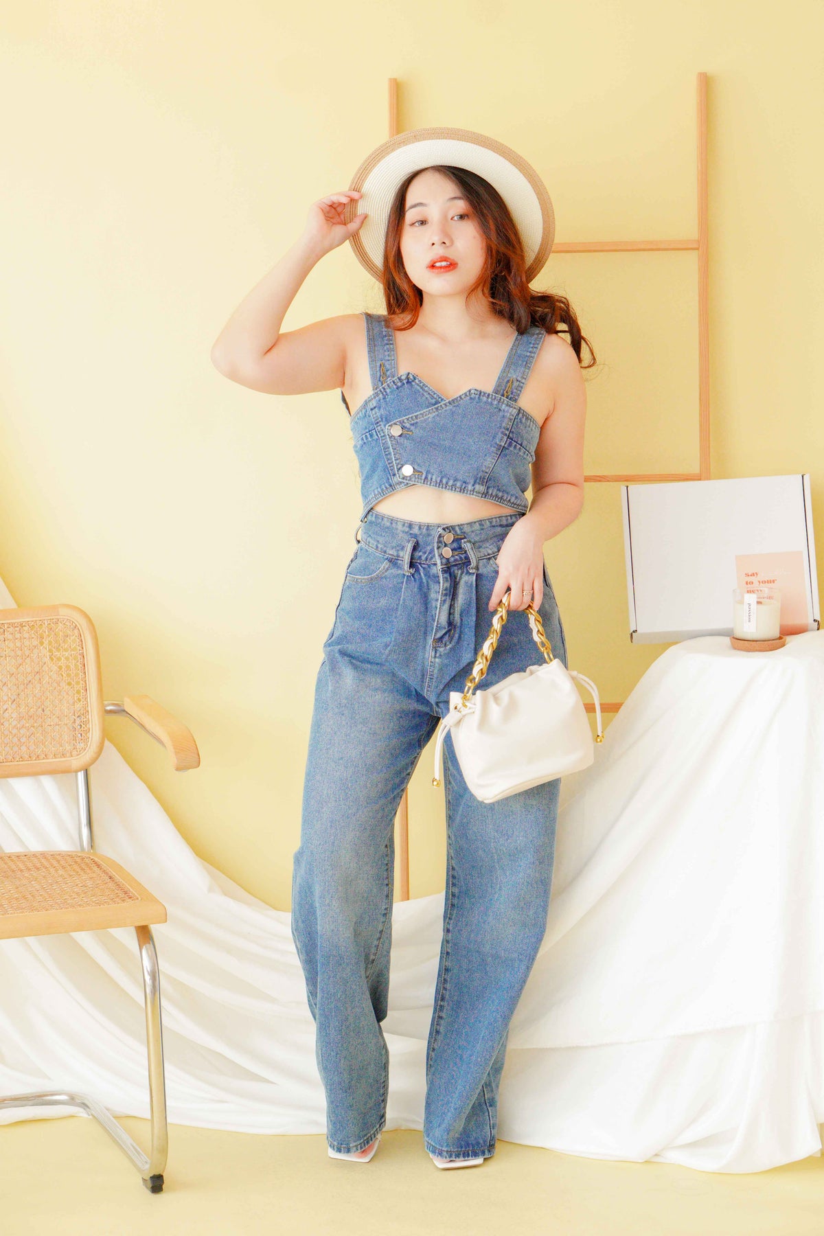 Tobi Straight Cut Jeans in Blue