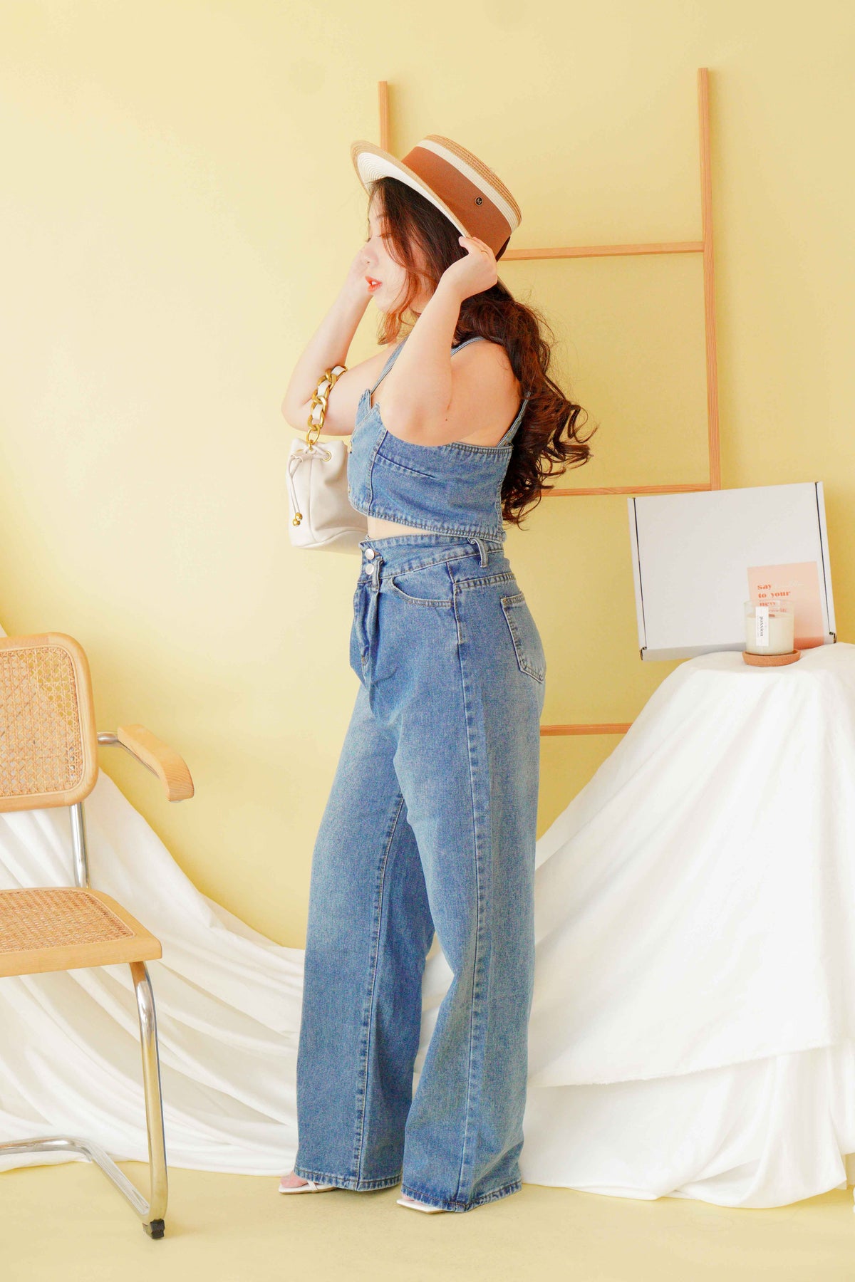Tobi Straight Cut Jeans in Blue