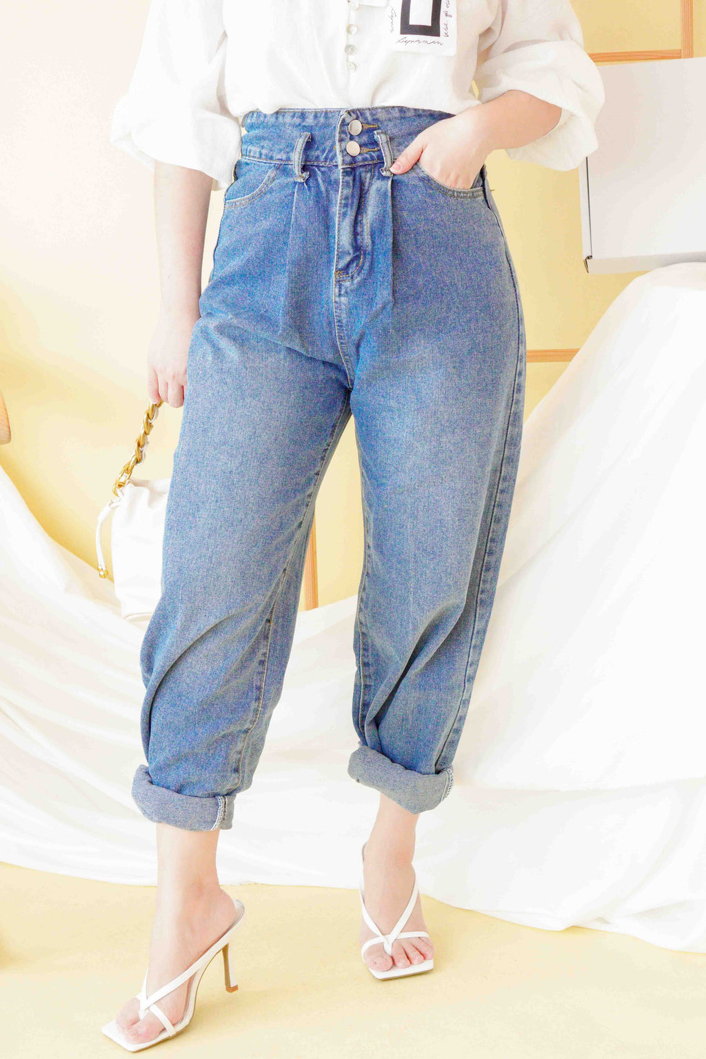 Tobi Straight Cut Jeans in Blue