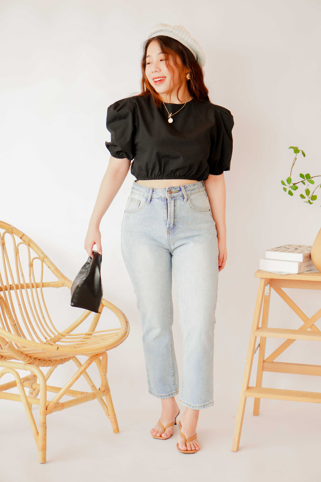 Macchiato Puffy Sleeve Crop Top in Black