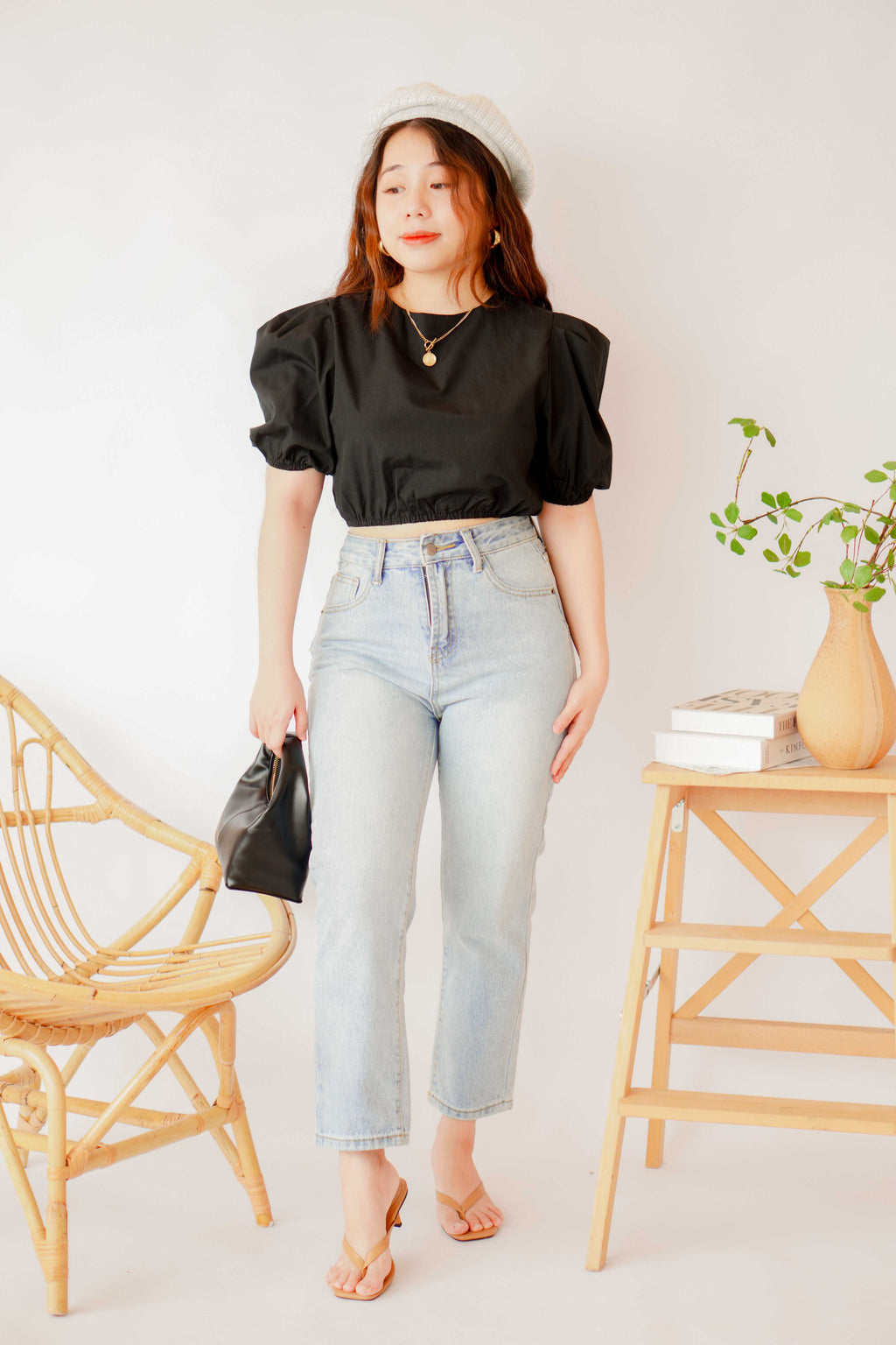 Macchiato Puffy Sleeve Crop Top in Black