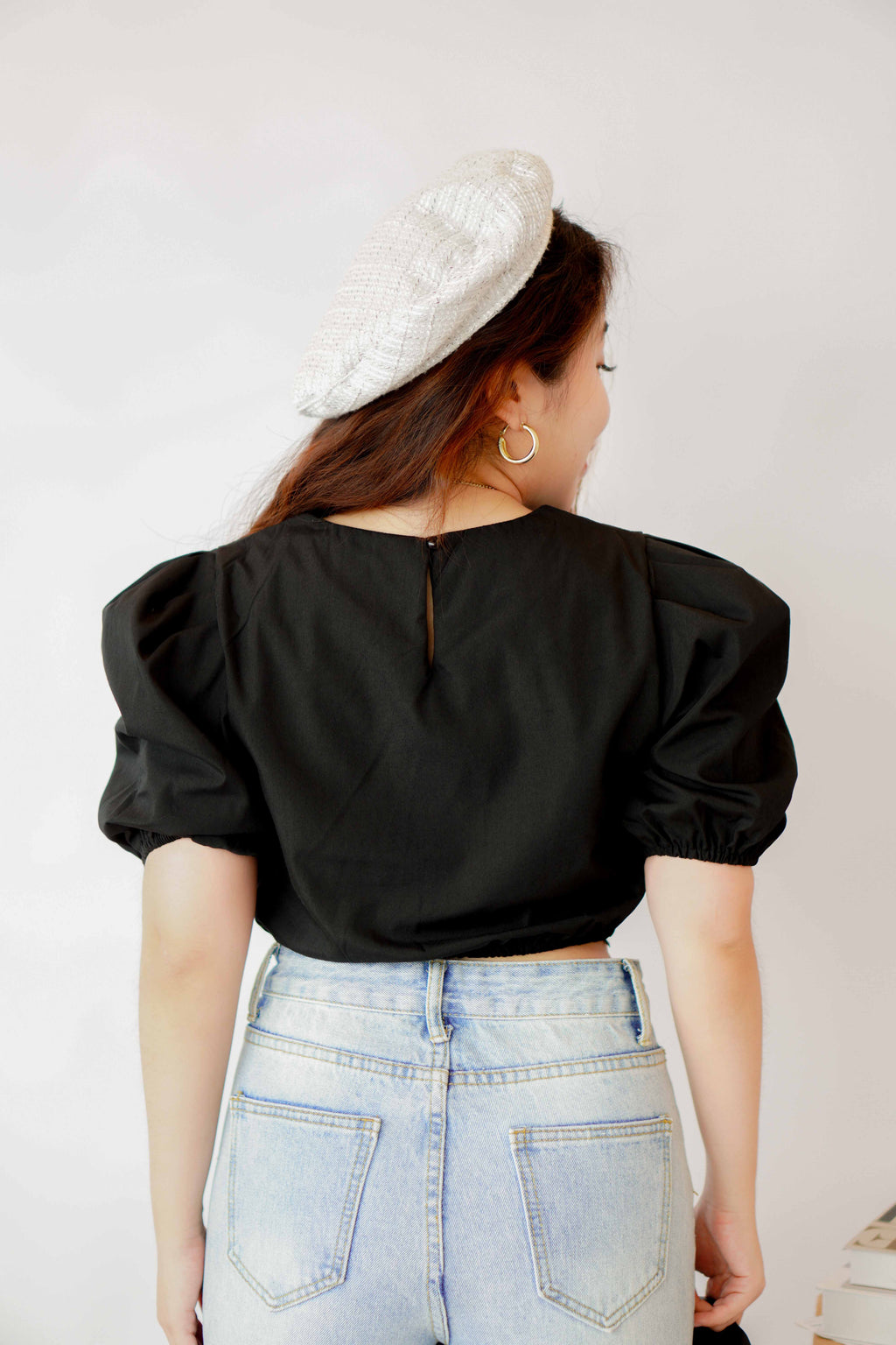 Macchiato Puffy Sleeve Crop Top in Black