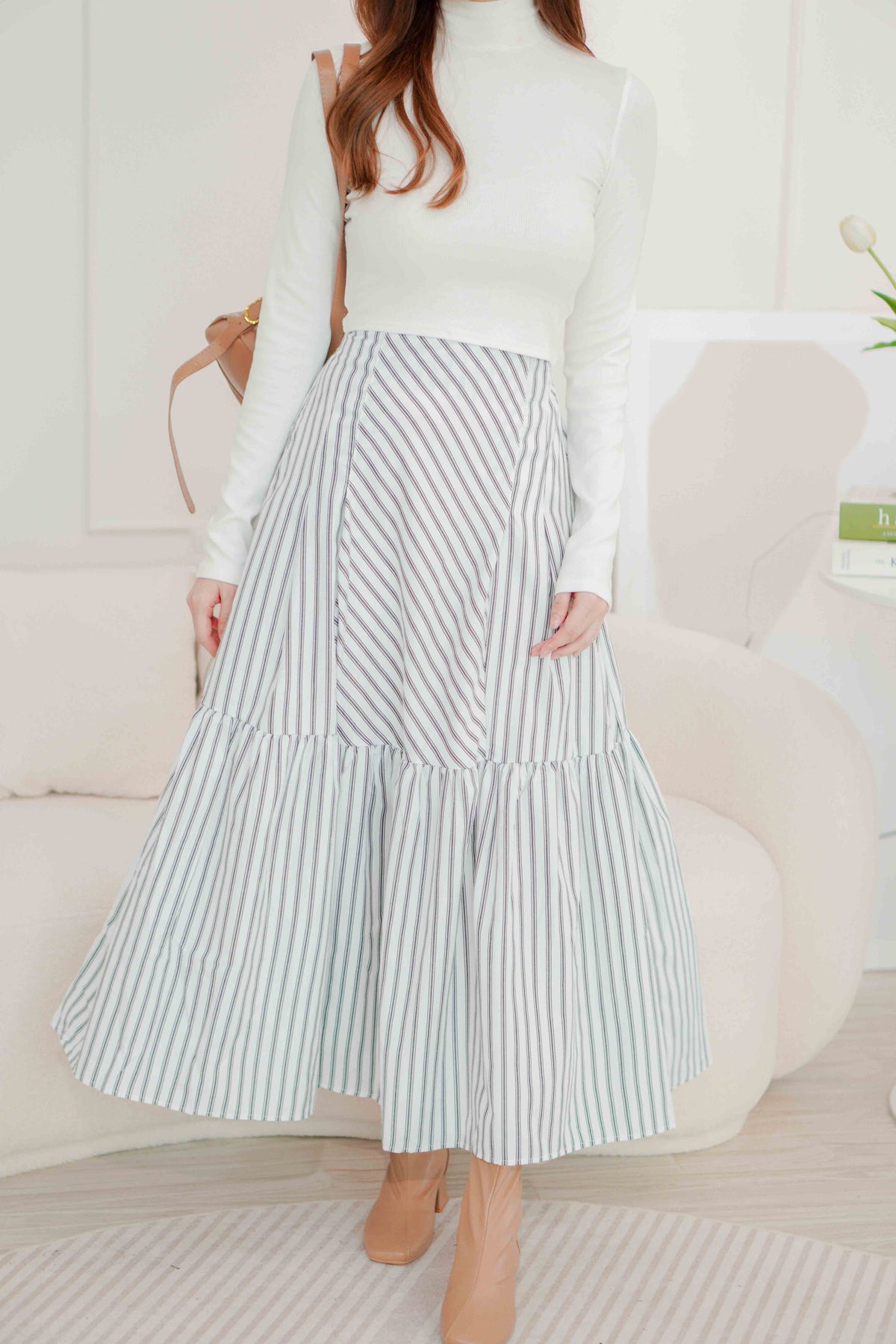 Naya Flowy Stripes Maxi Skirt in White