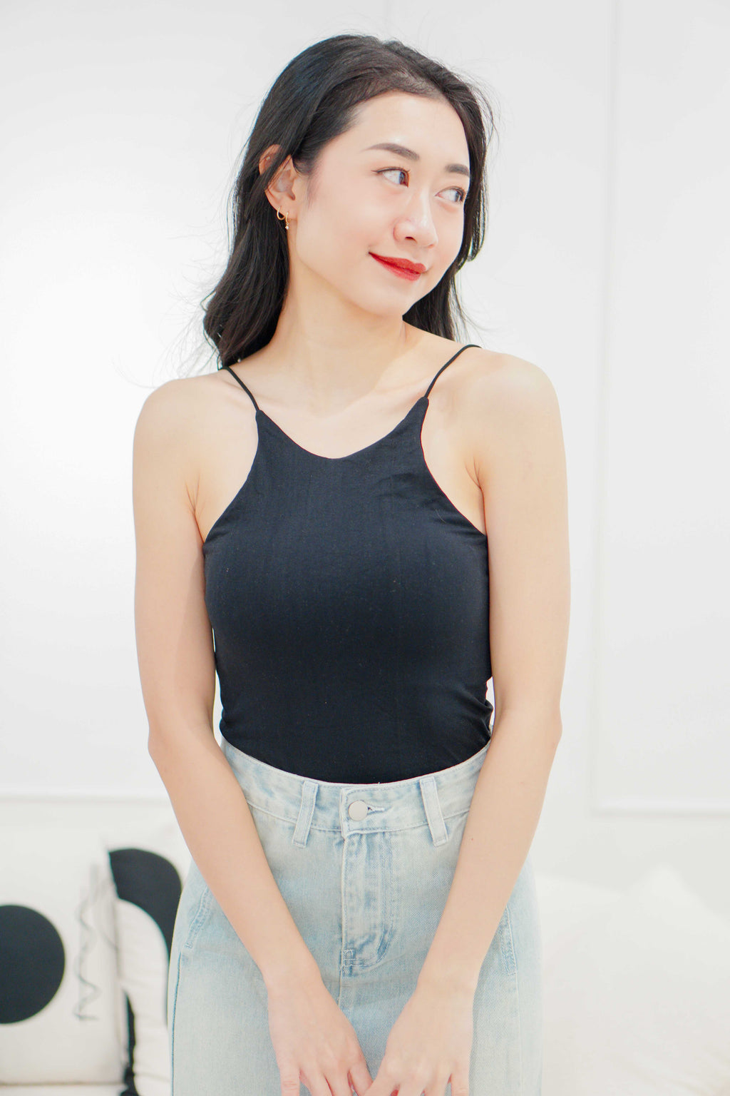 Peri Thin Strap Halter Neck Padded Top in Black