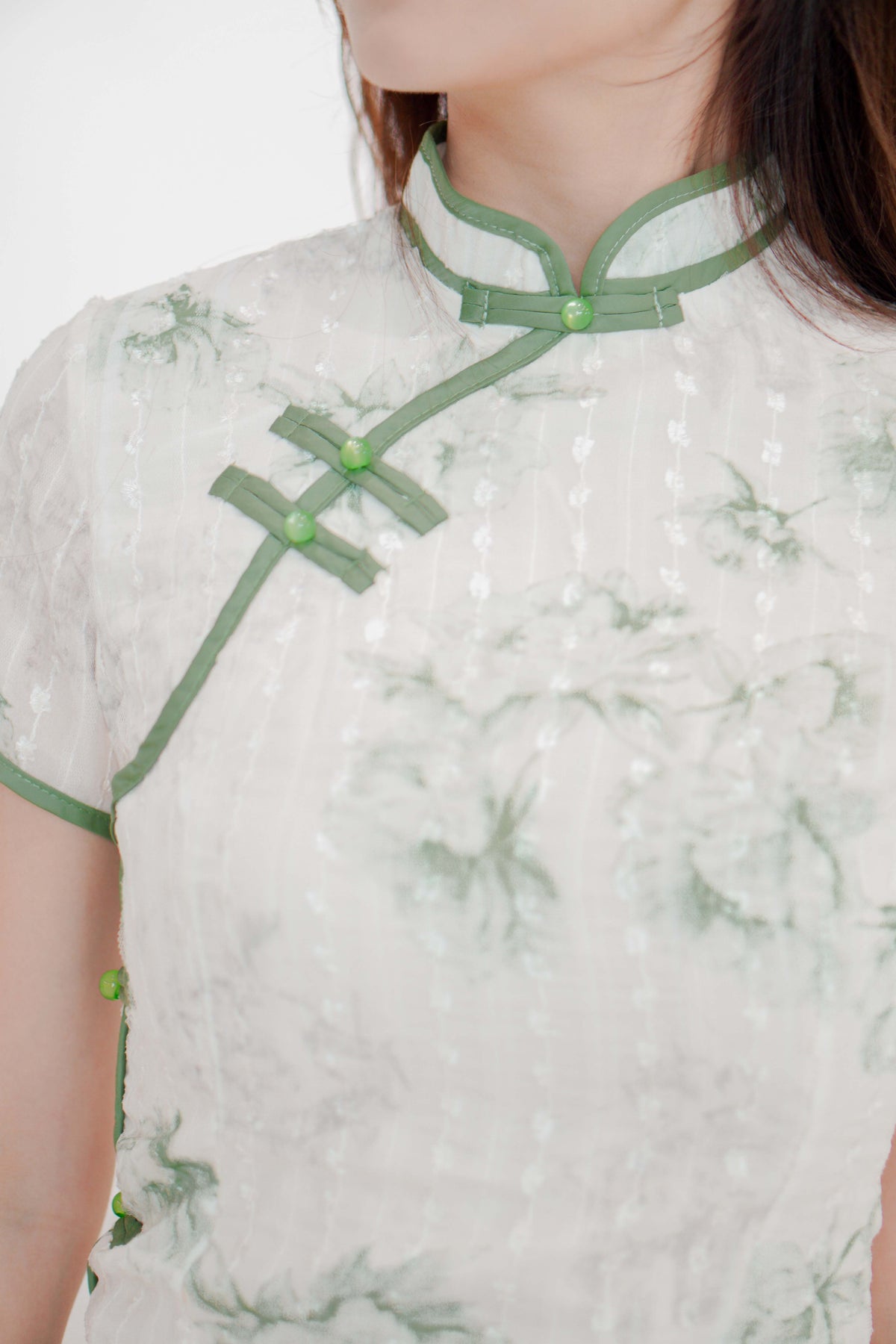 Qing Yao Long Floral Cheongsam in Green