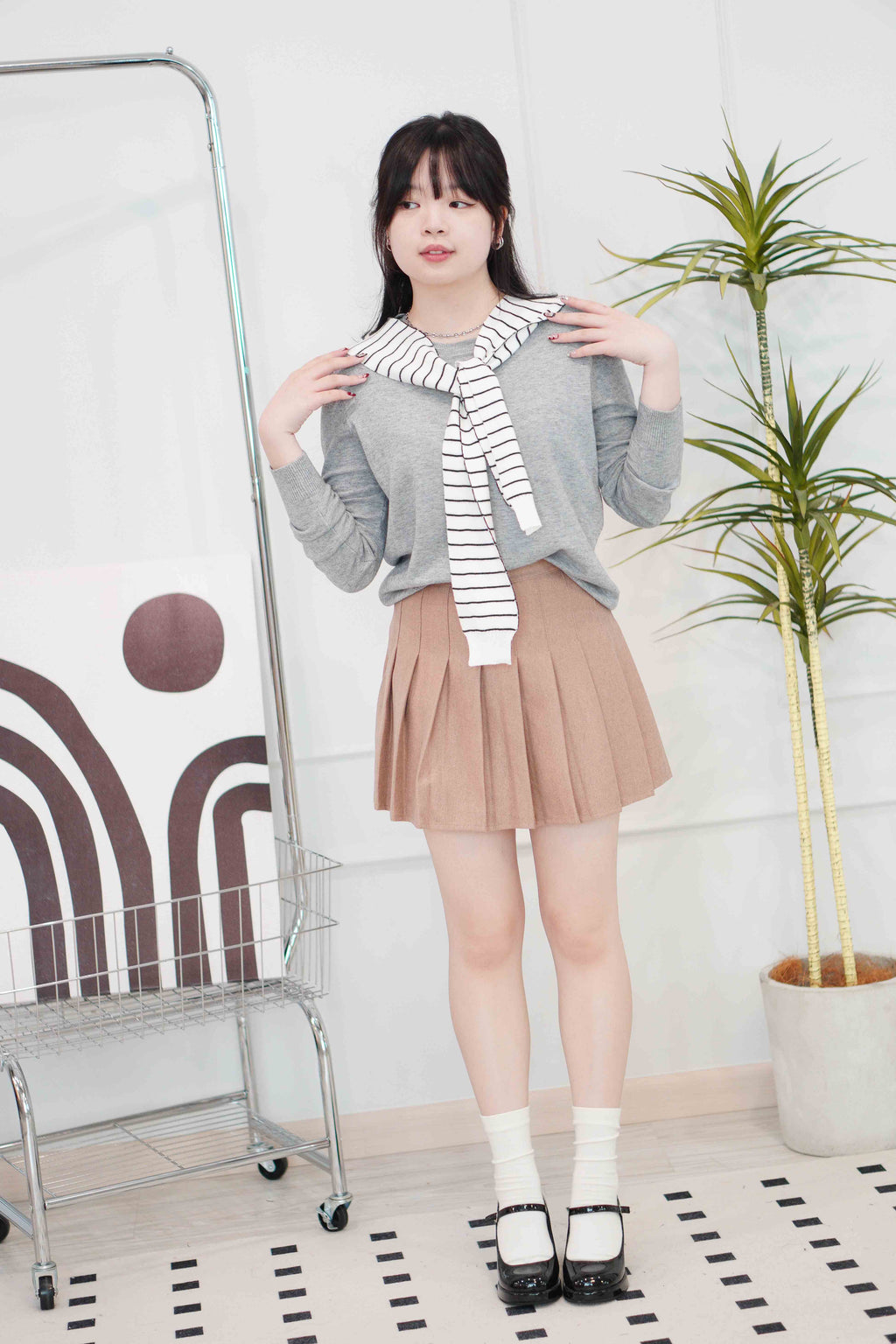Vince Round Neck Knit Sweater in Light Grey