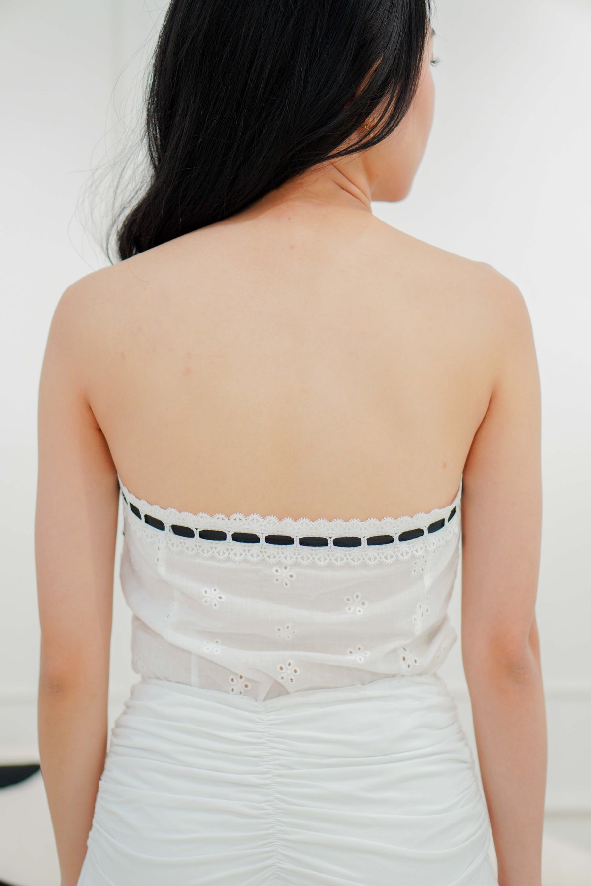 Like Candy Ribbon Hook Tube Top in White