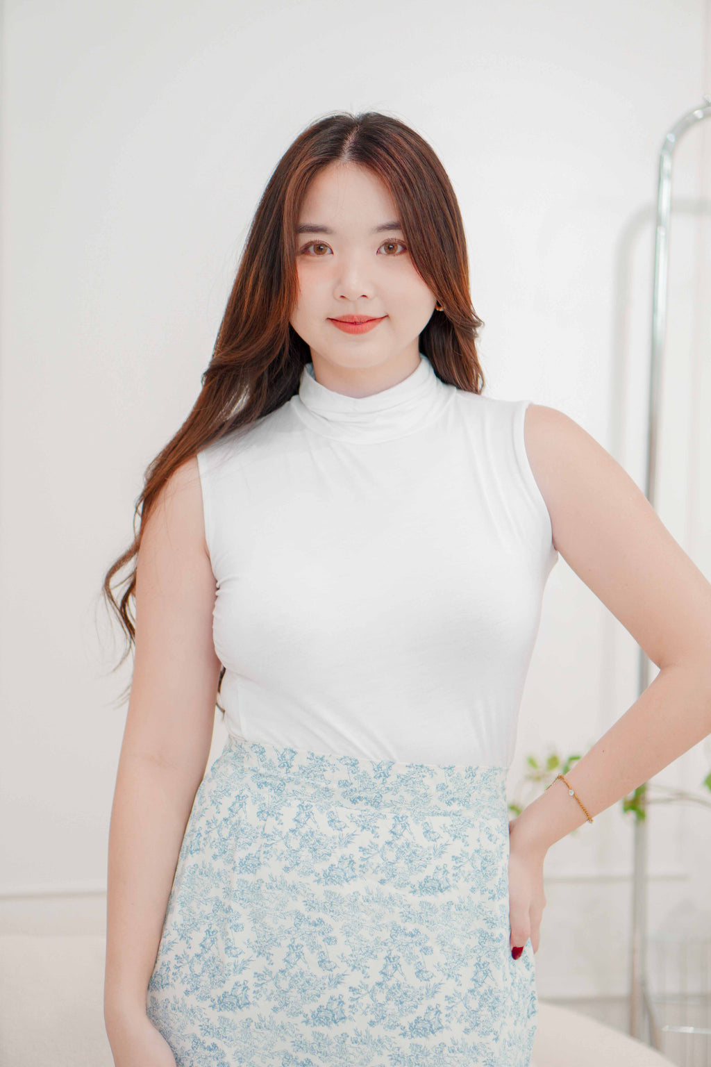 Seo High Neck Sleeveless Top in White
