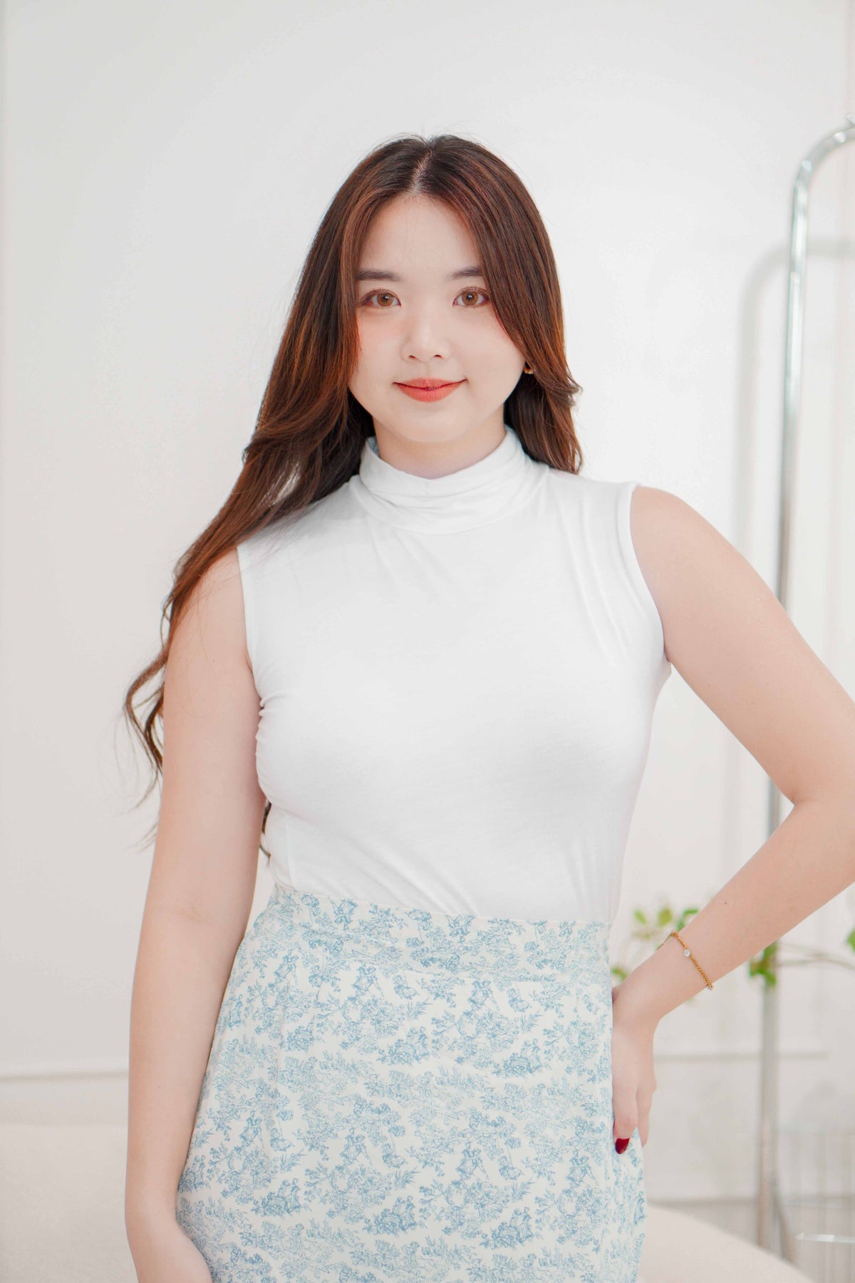 Seo High Neck Sleeveless Top in White