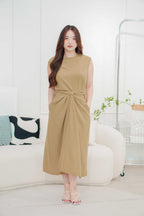 Yunji Self Wrap Dress in Brown