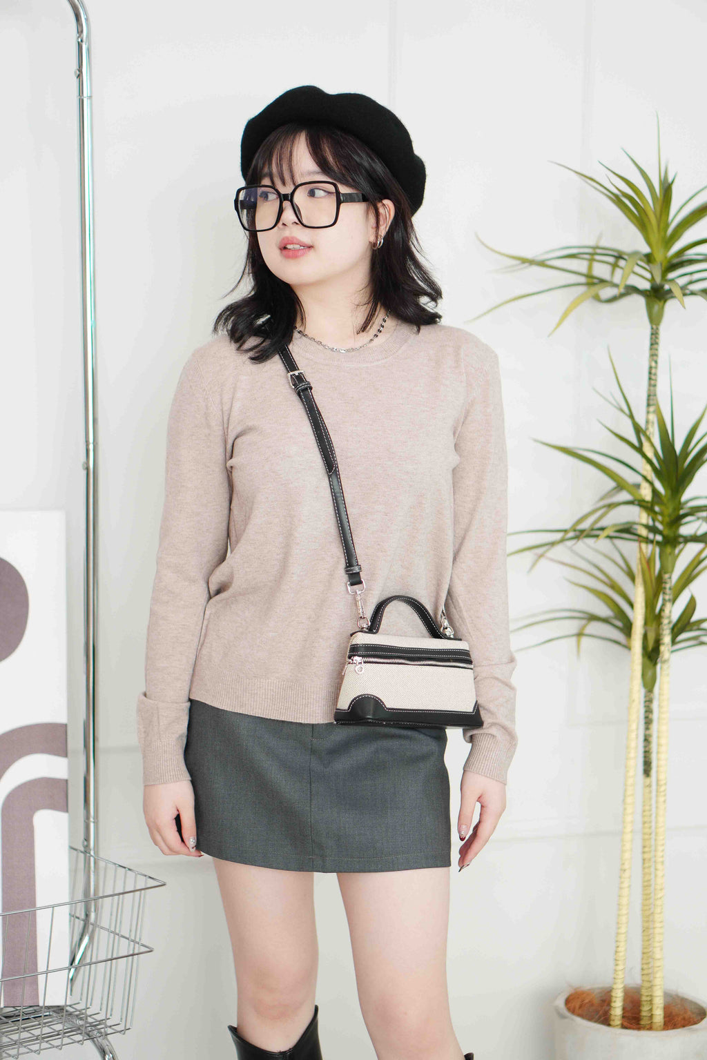 Vince Round Neck Knit Sweater in Khaki