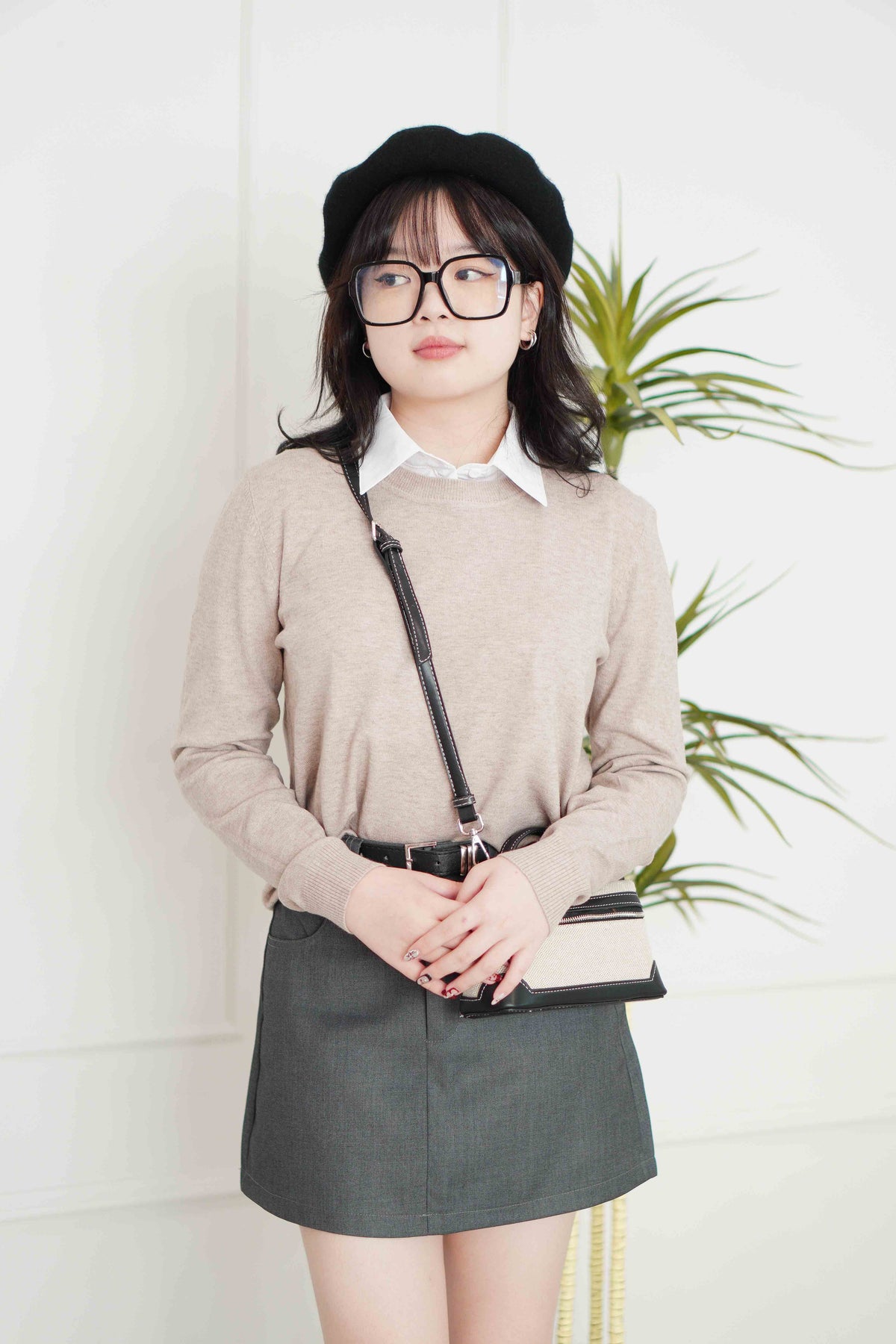 Vince Round Neck Knit Sweater in Khaki