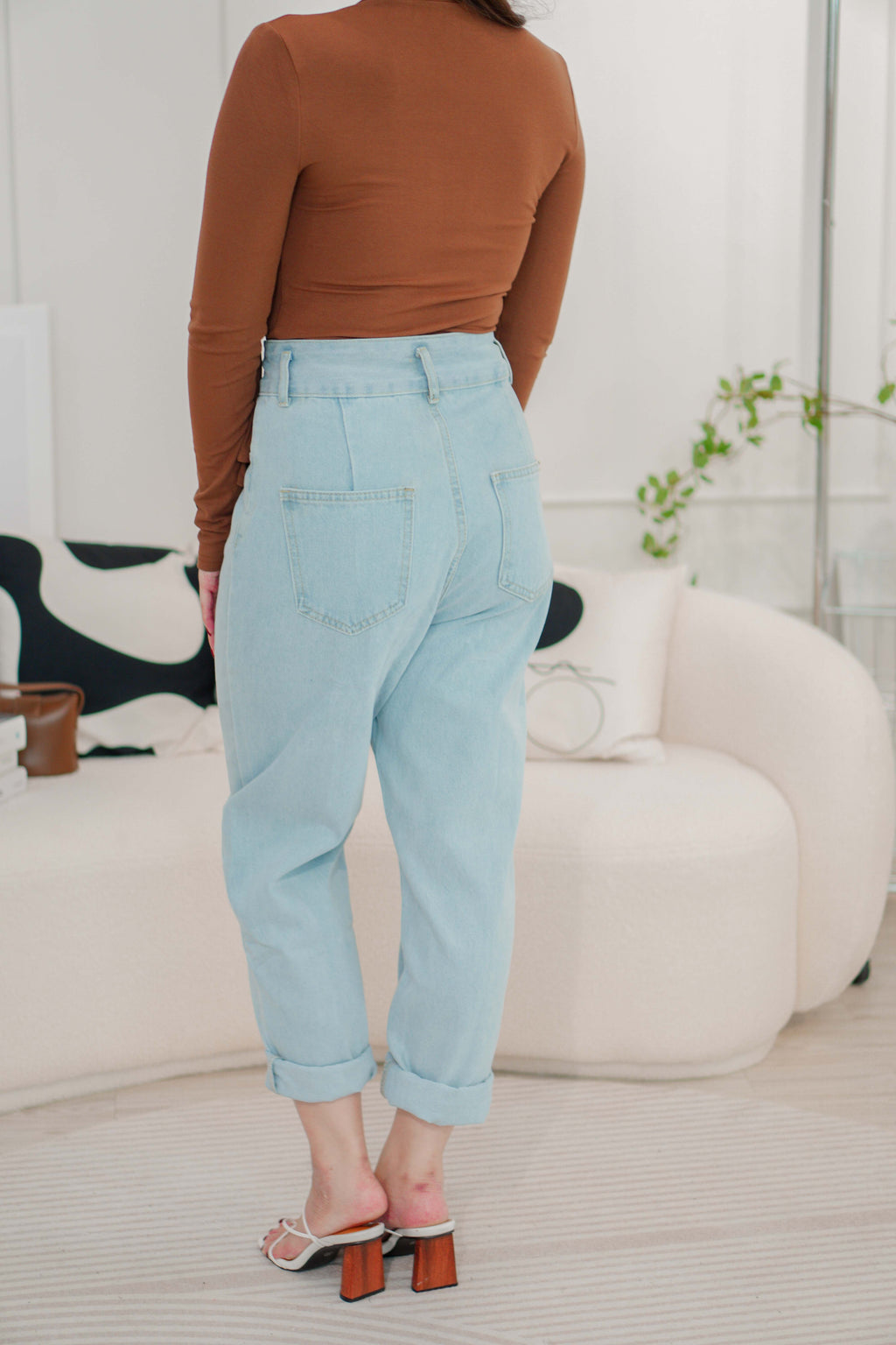 Akshia Jeans in Light Blue