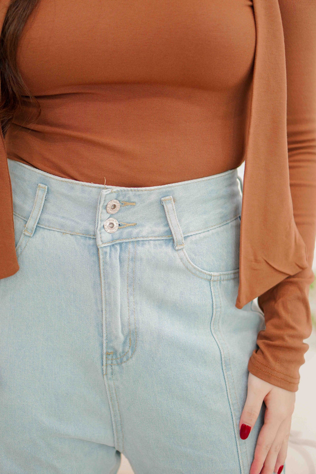 Akshia Jeans in Light Blue