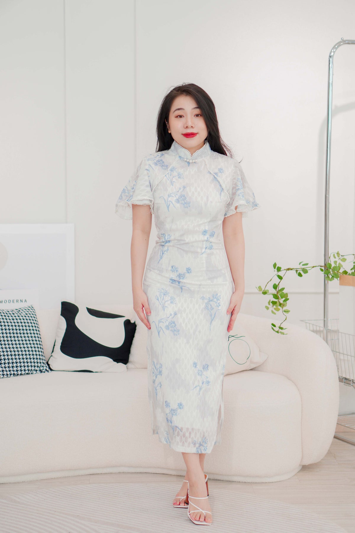 Jia Ying Mini Pearl Long Floral Lace Cheongsam in Blue